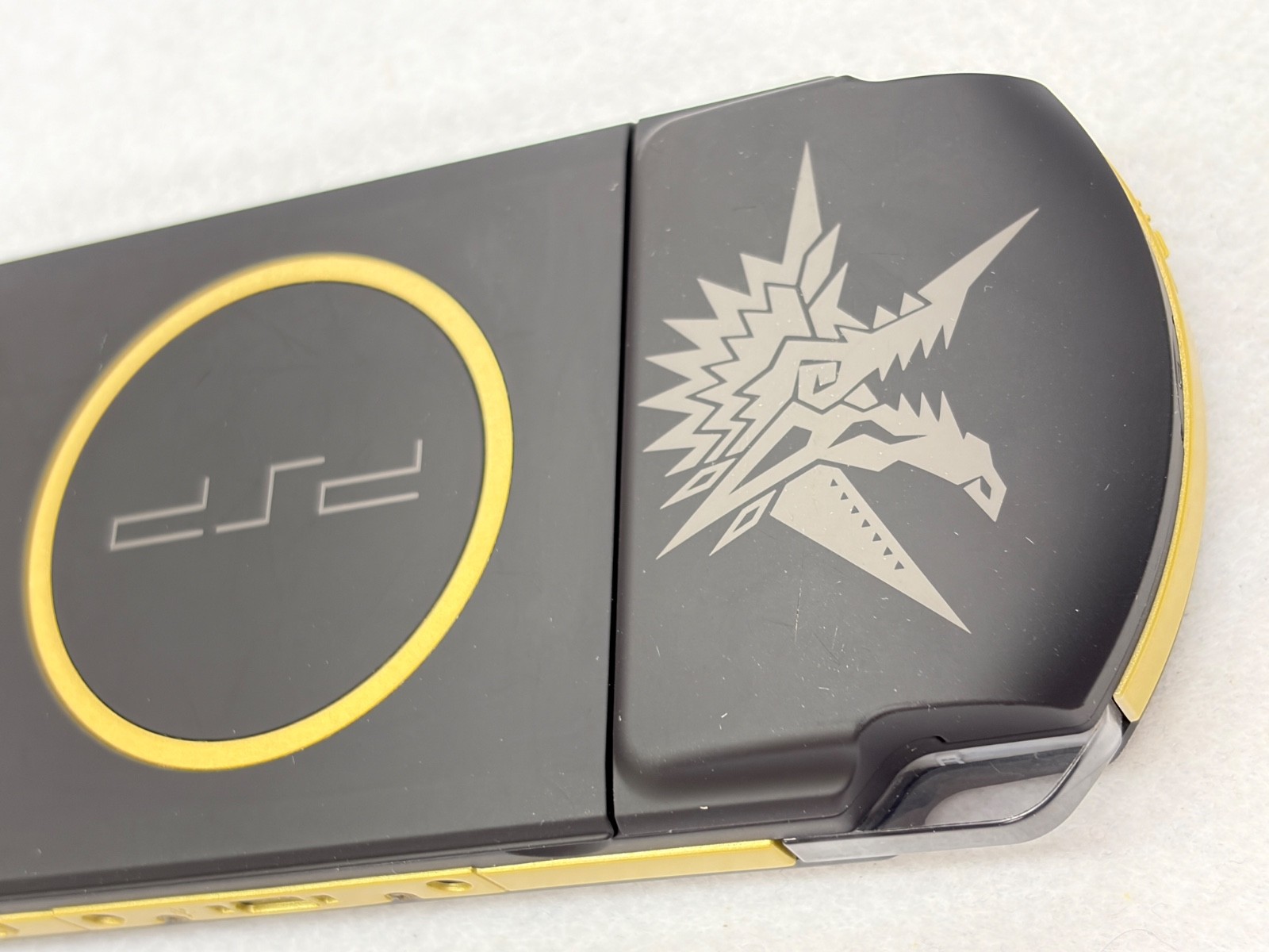 [RARE] SONY PSP-3000 Monster Hunter Portable 3rd Hunters Limited Model Gold