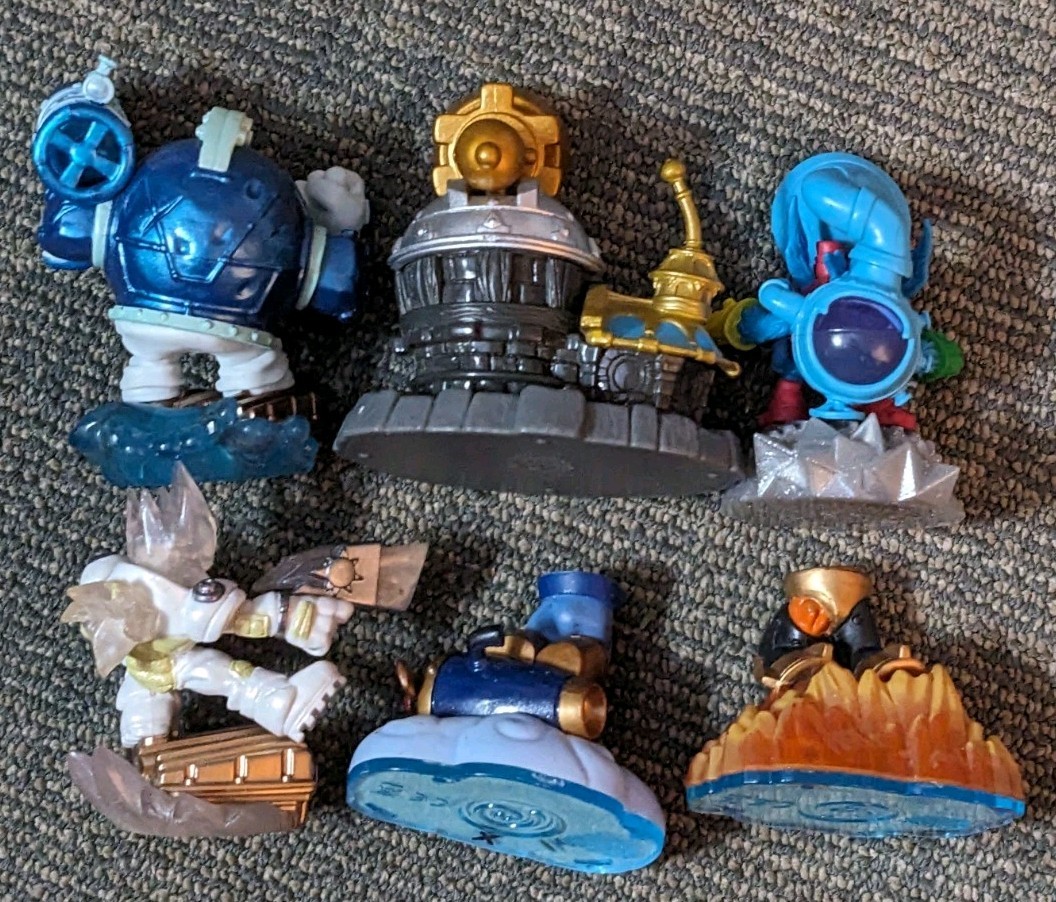 Skylanders Lot 4 Full Figures, 2 Swap Force Half Body Parts
