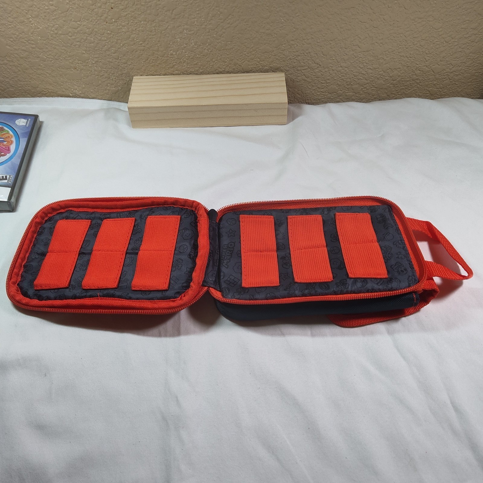 Nintendo DS Lite Cobalt Blue (DS/GBA) w/ Mario Carry Case & NEW/SEALED Game GOOD