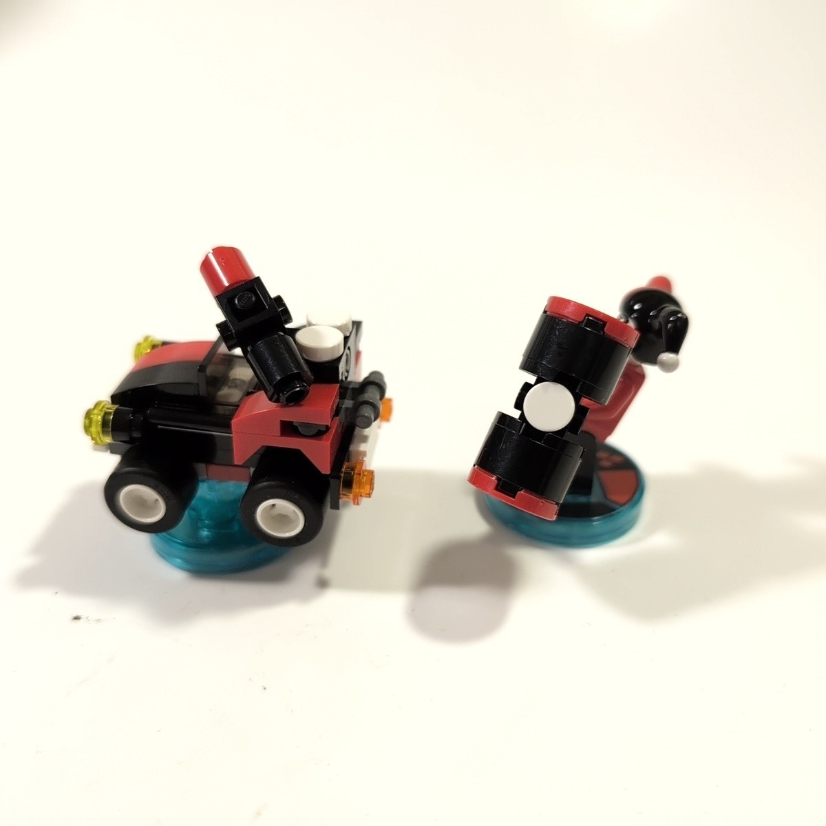 LEGO Dimensions DC Villains Joker & Harley Quinn Team with Vehicle & Helicopter