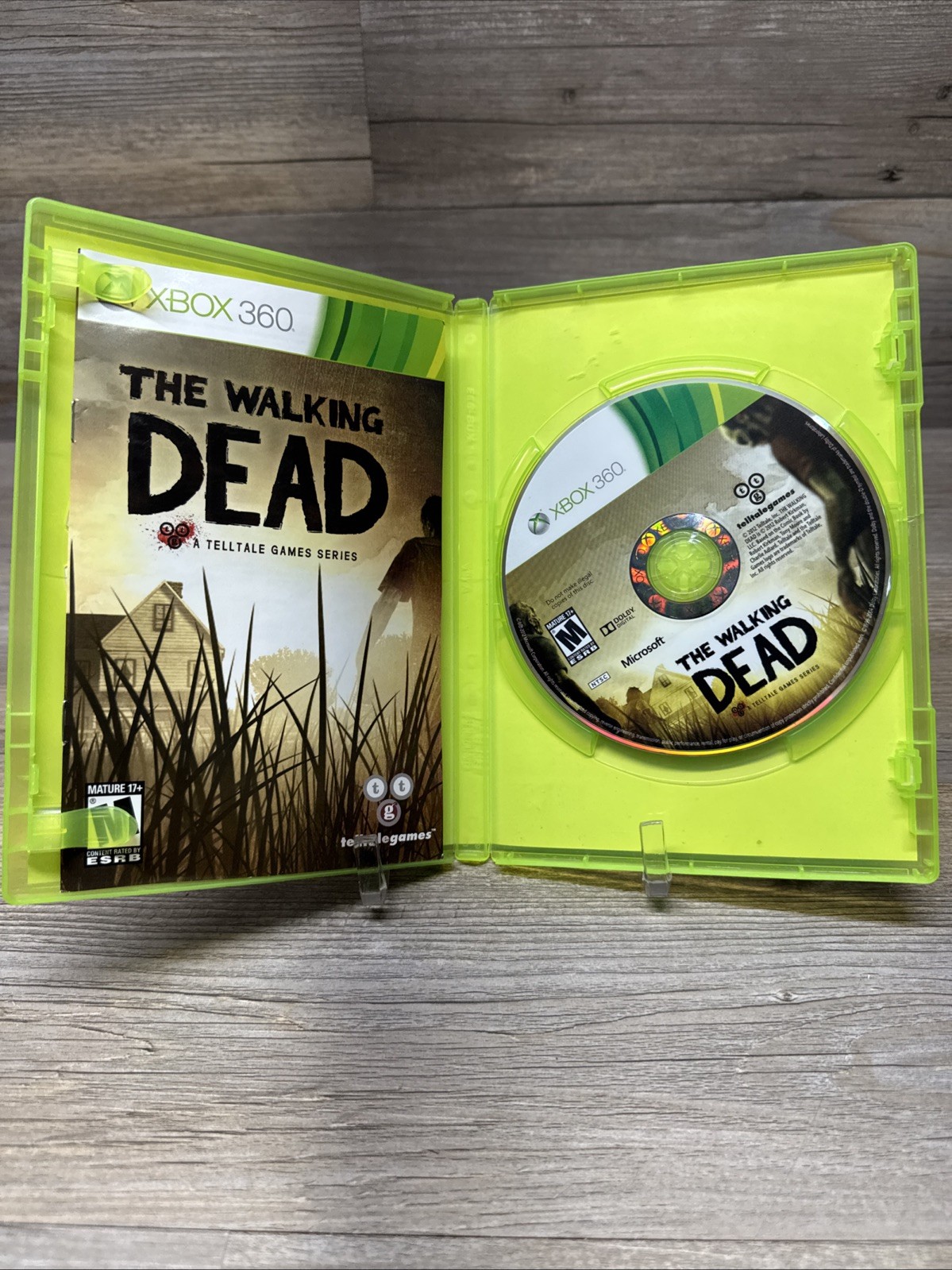 Walking Dead: A Telltale Games Series (Xbox 360, 2012) Complete Tested READ !!