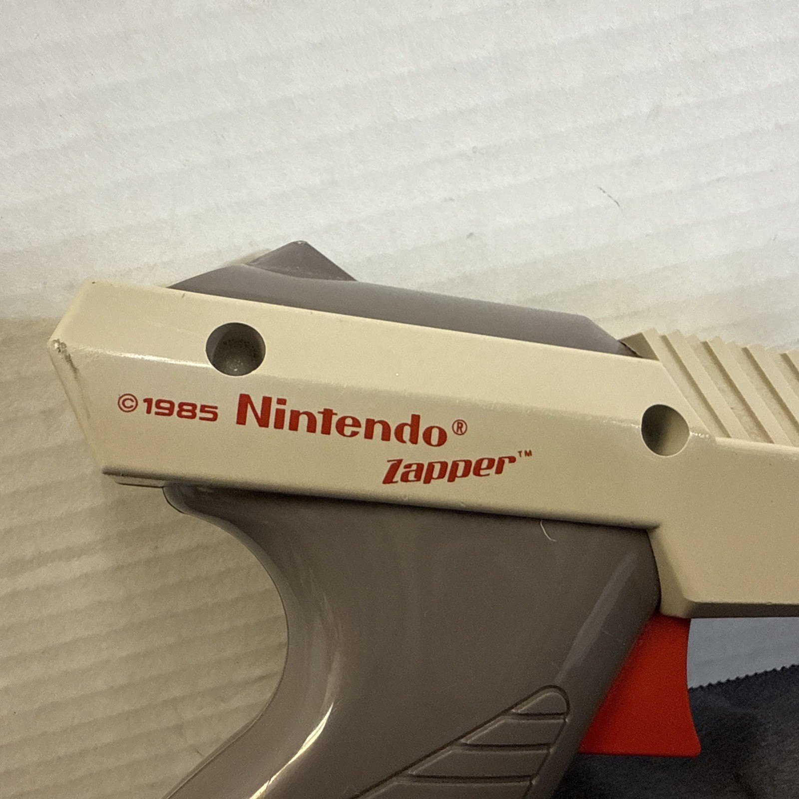 Duck Hunt (Nintendo NES, 1985) IN BOX (MISSING MANUAL) W/ Gray Zapper