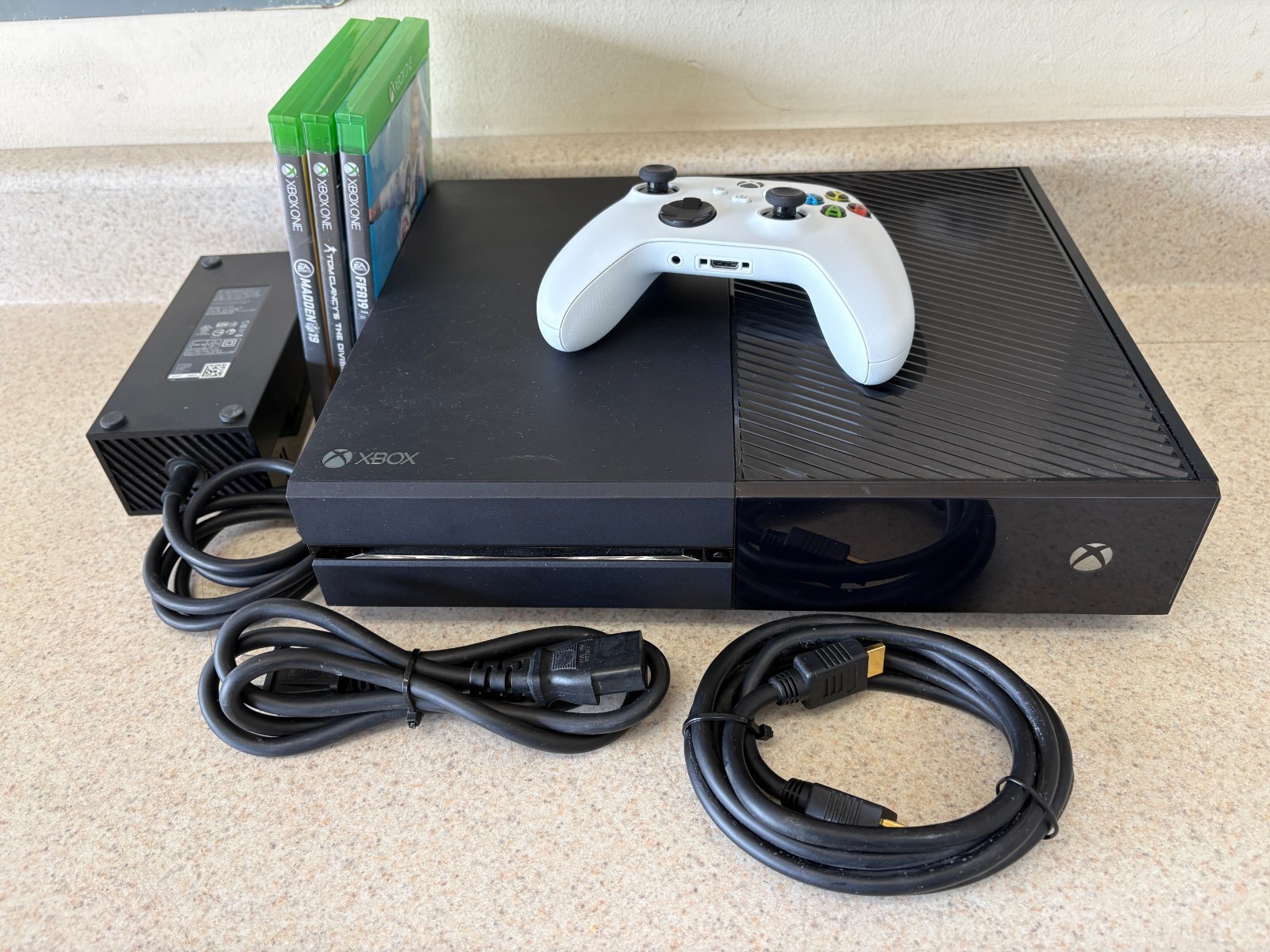 Microsoft Xbox One 500 GB Black Console 1540 w/ Controller & 3 Games