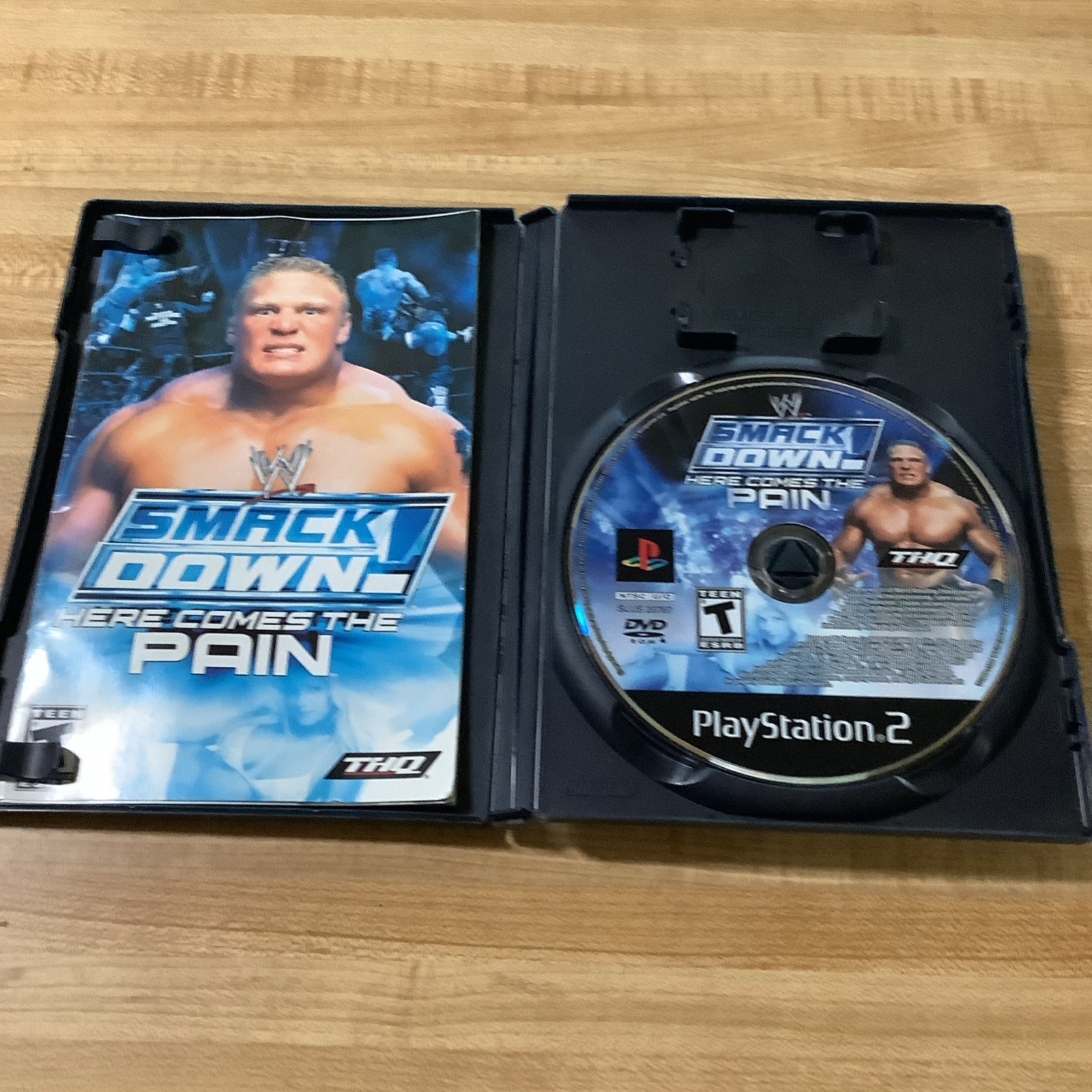 WWE SmackDown Here Comes the Pain (Sony PlayStation 2, 2003) CIB PS2