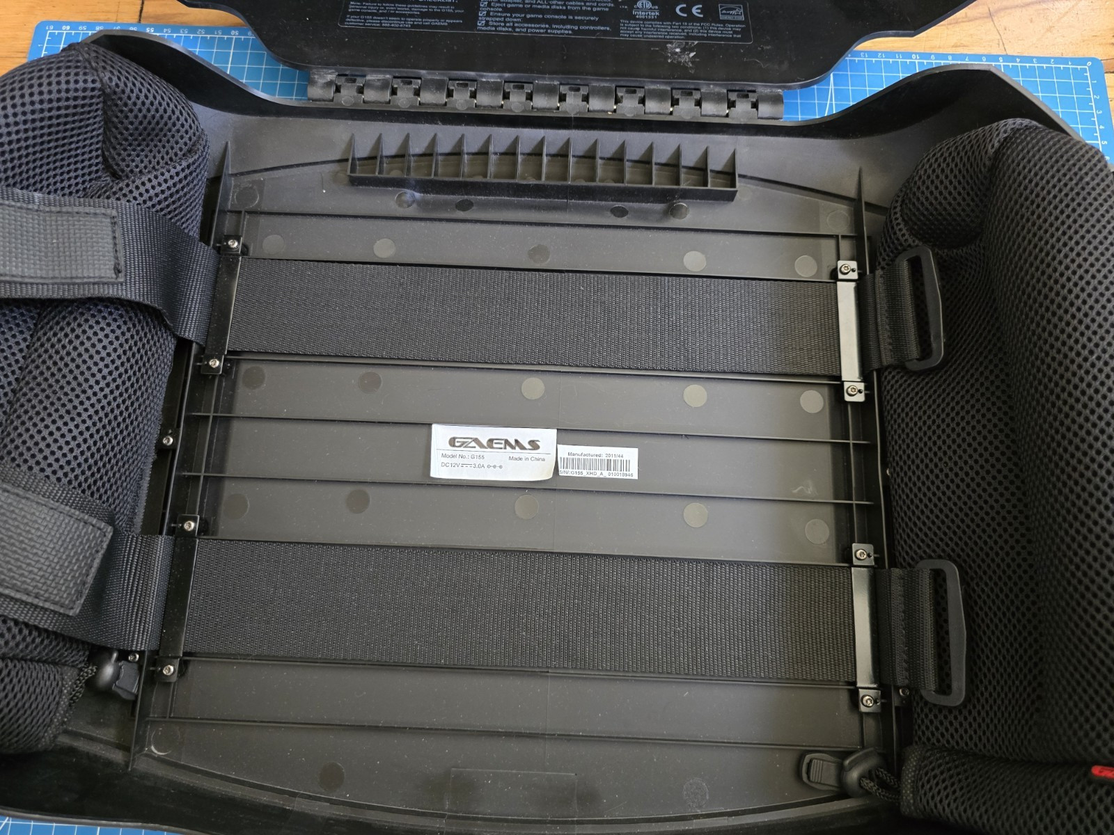 GAEMS G155 PORTABLE GAMING MONITOR TRAVEL CASE- PS3 SLIM & XBOX 360(23199-11)