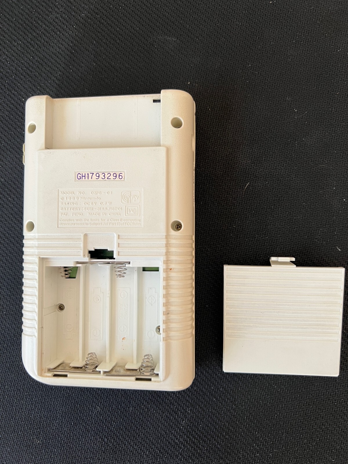 Nintendo Game Boy Original WHITE Play it Loud DMG-01 100% OEM – Tested RARE!