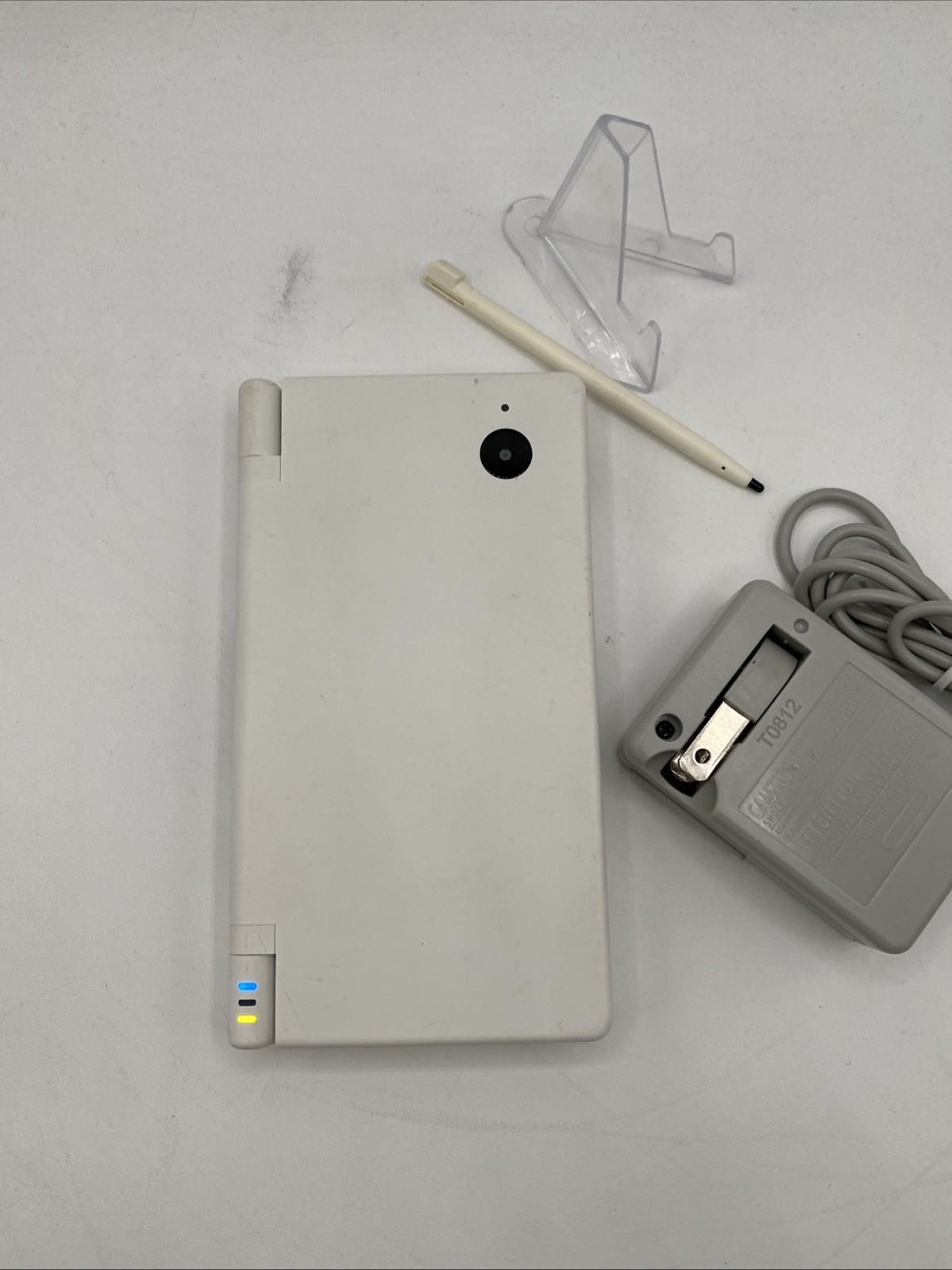Nintendo DSi White Console Bundle w/ Charger & 16GB SD Card