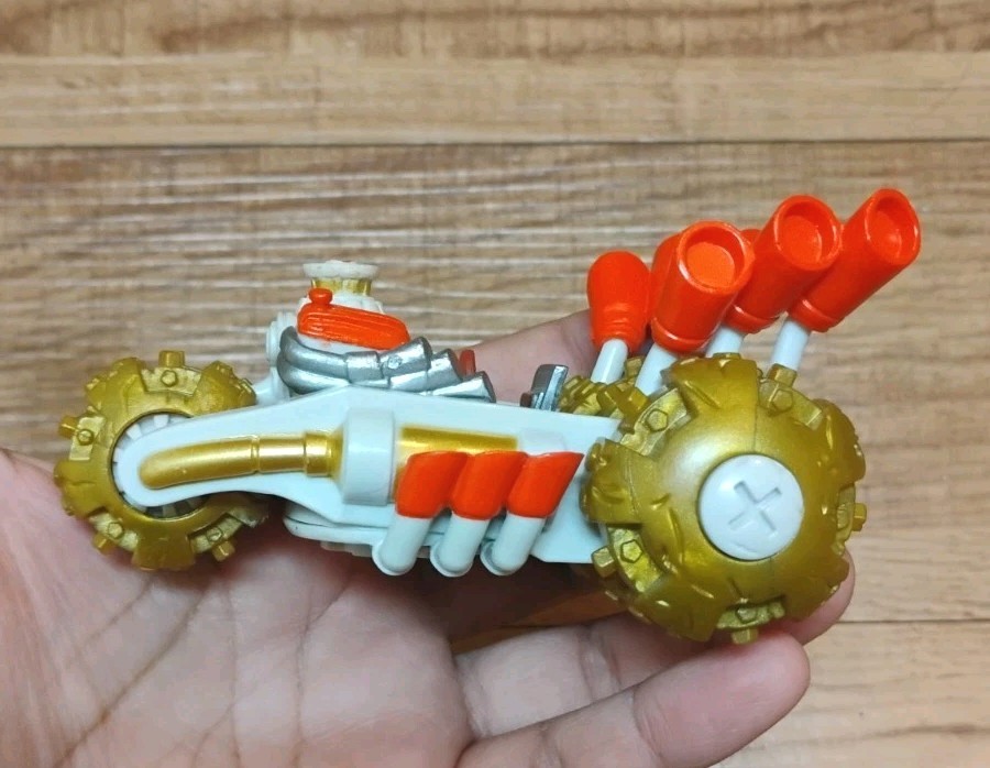 Skylanders Superchargers Gold Rusher Land Vehicle SKY30