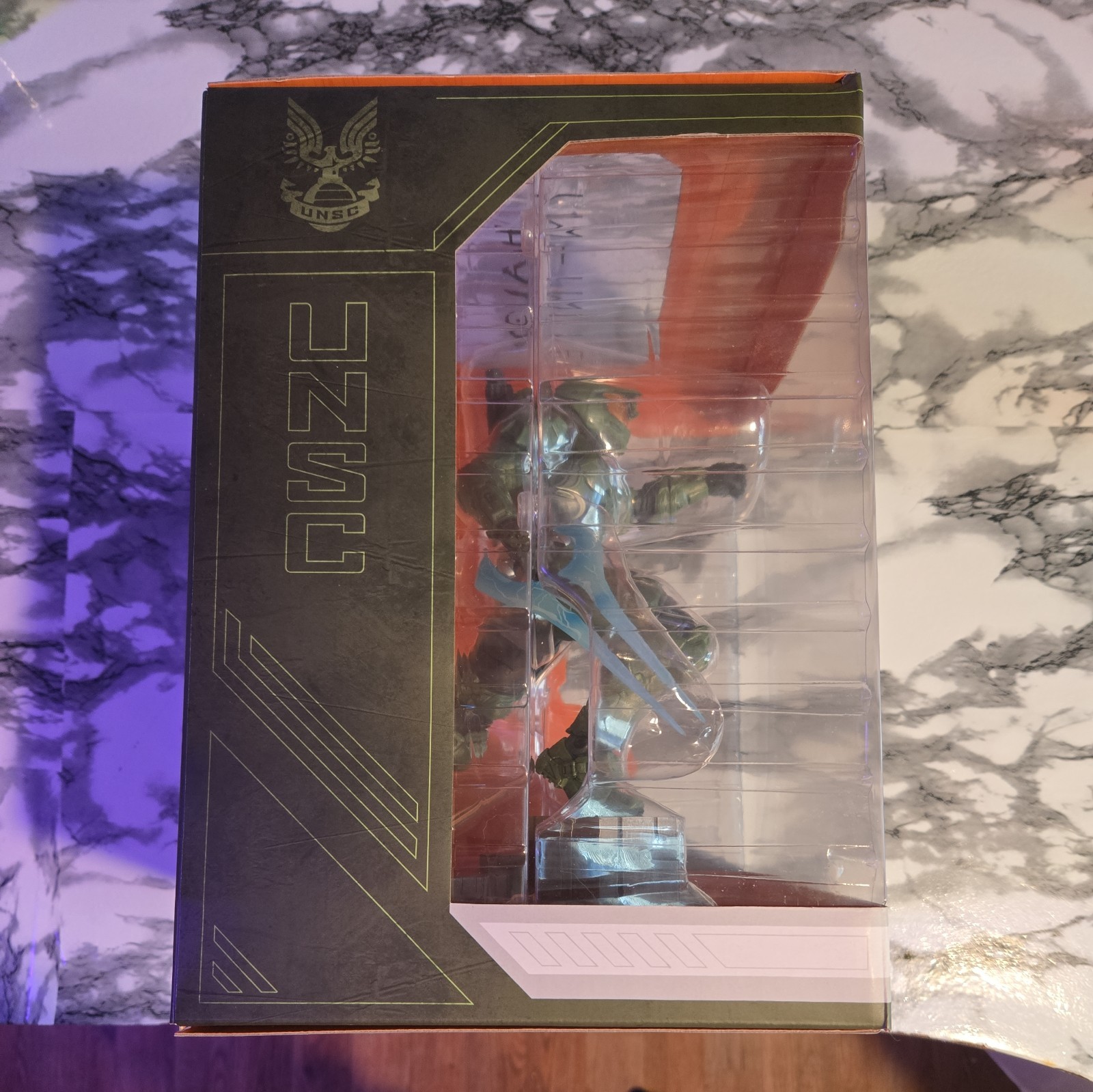 Dark Horse Halo Infinite Master Chief with Grappleshot PVC Statue