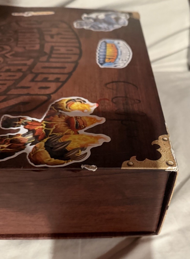 Skylanders Trap Team Collector Storage Box with Traps Rare Collectible