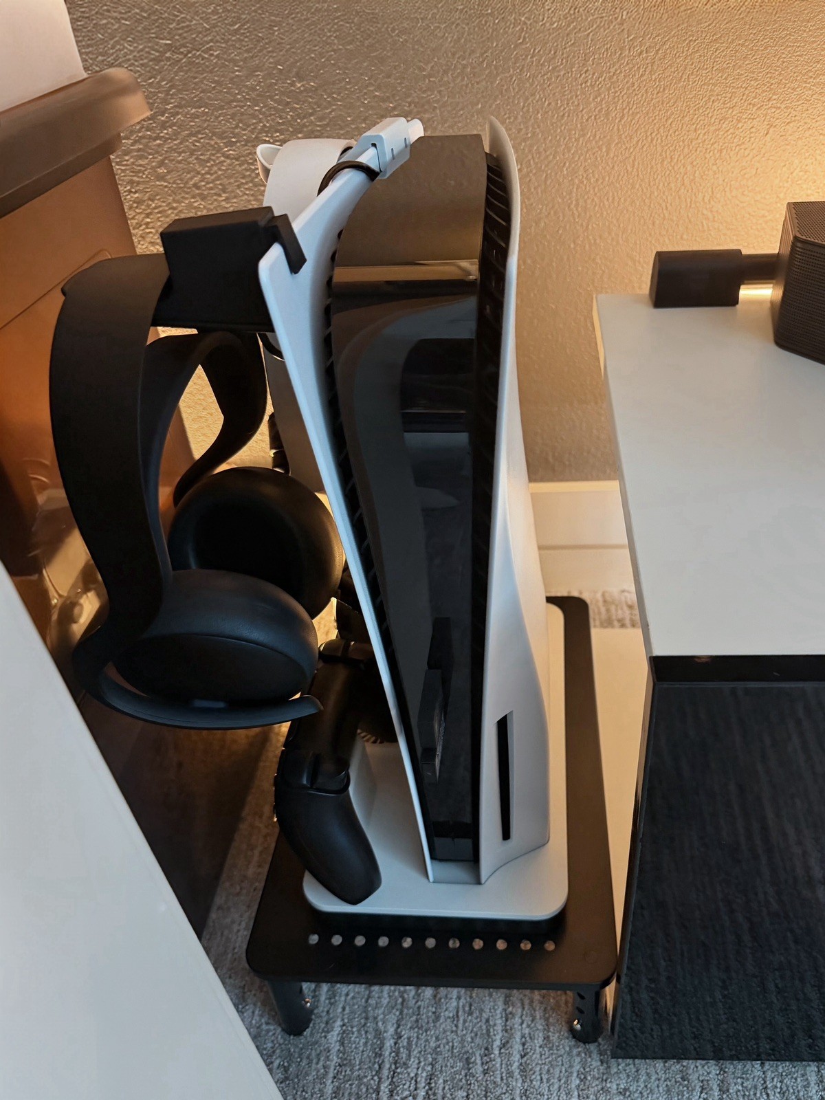 PS5 Pulse Elite Headset Charger Clip – PS5 mounting clip(CHARGER not INCLUDED)
