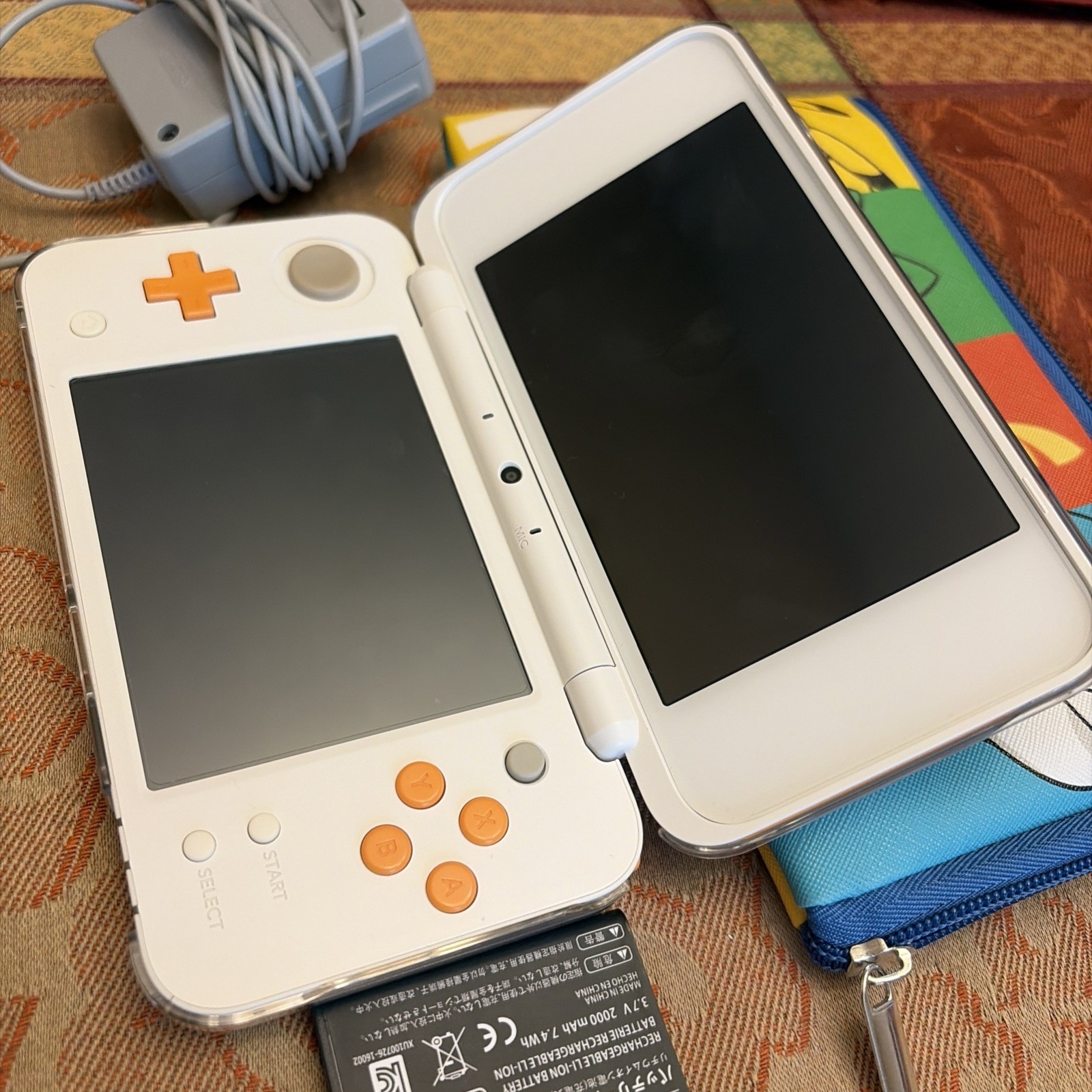 New Nintendo 2DS XL Region Free w/ Charger Stylus Case | White Orange |