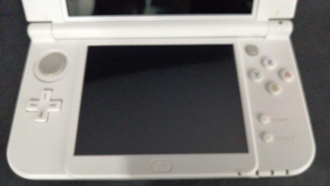 New Nintendo 3DS XL (LL) RED-001 Original Box with Accessories A2469