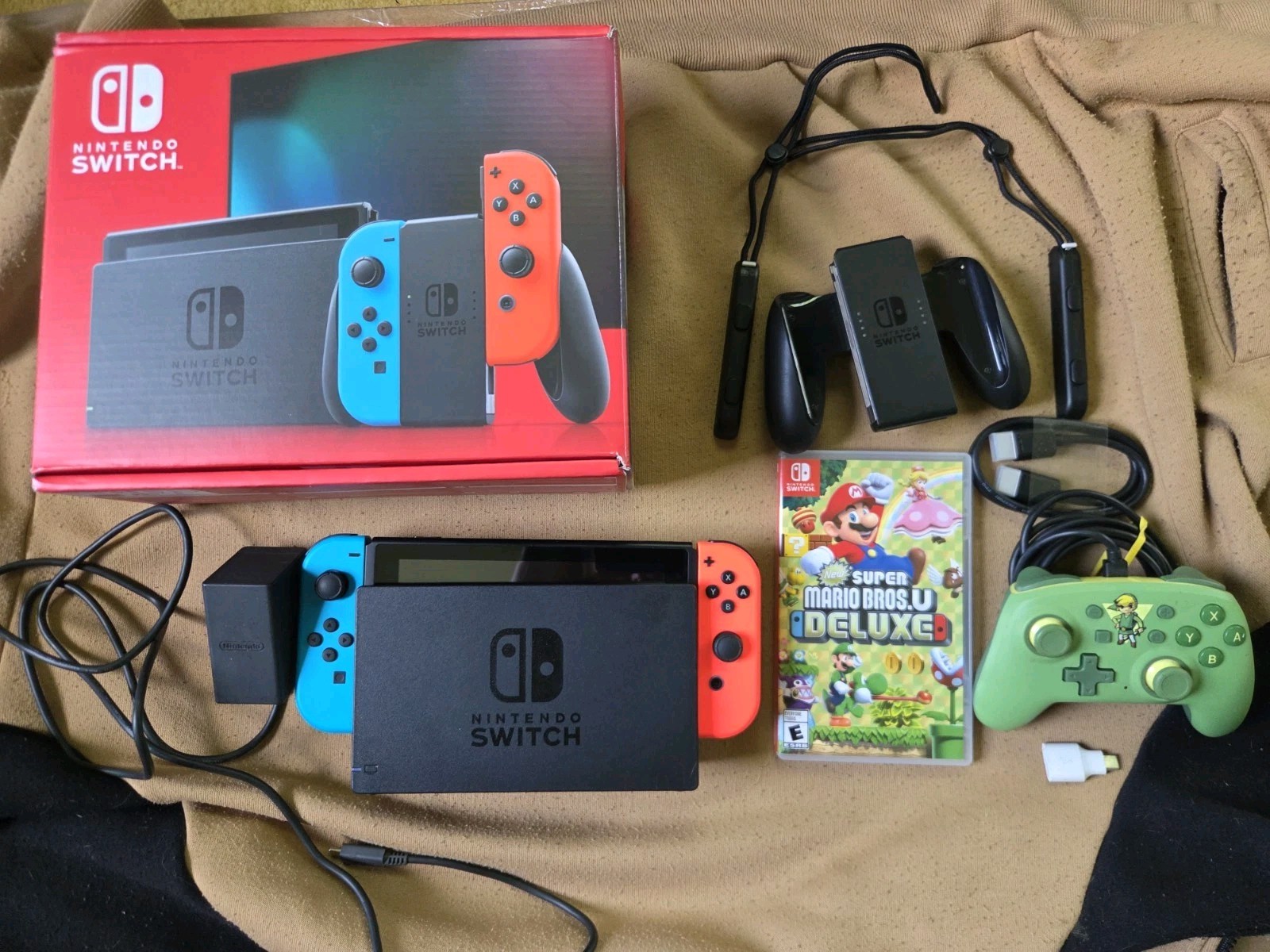 Nintendo Switch V2 32GB w/Box w/ Mario Bros U Deluxe & Controller WORKS/READ