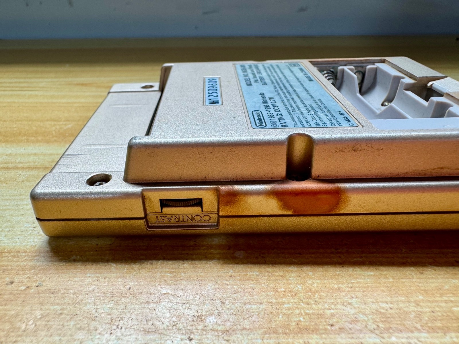 Nintendo Gameboy Pocket MGB-001 Pearl Champagne Gold Handheld System Console