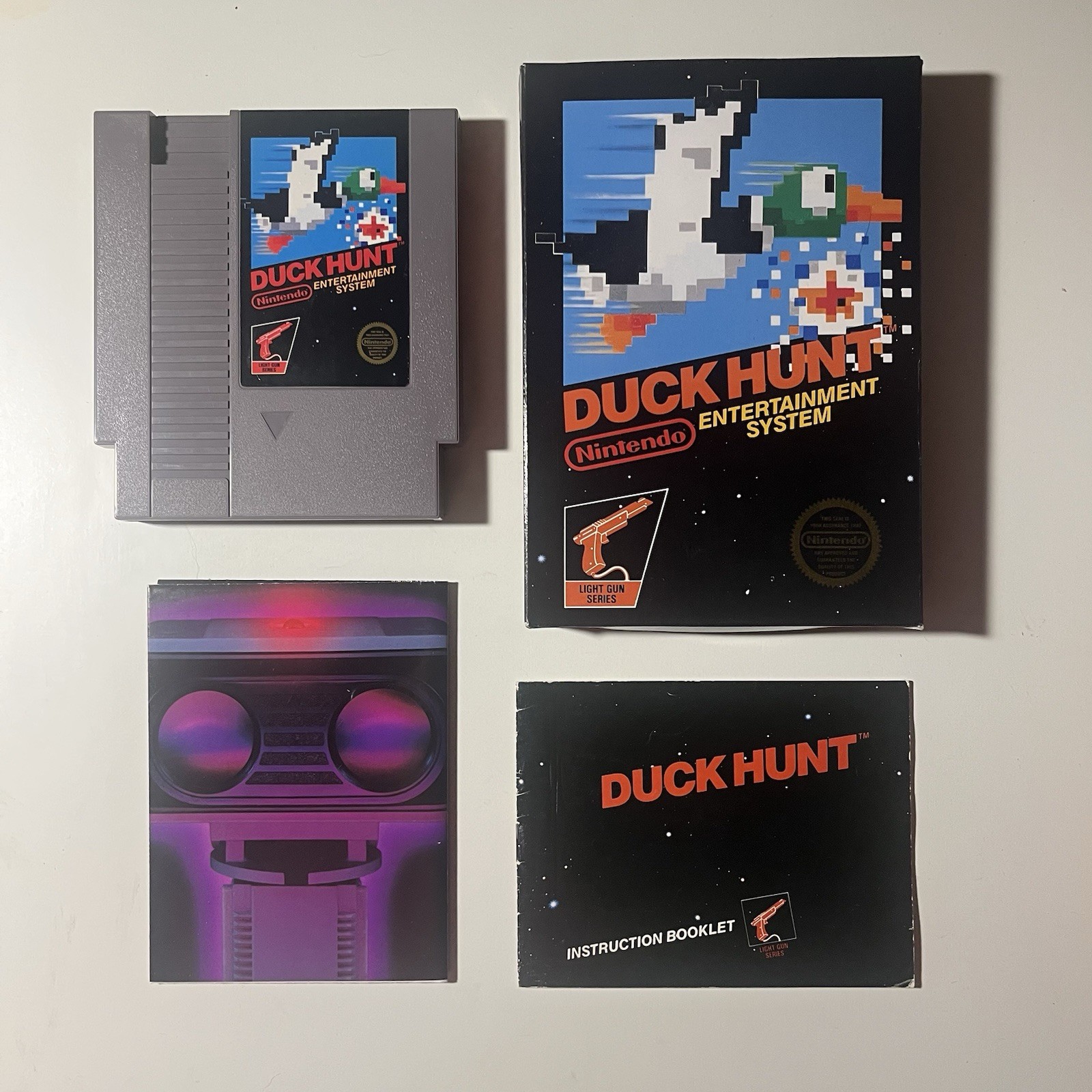 Duck Hunt Nintendo NES, 1985 5-Screw Hangtab CIB Complete In Box