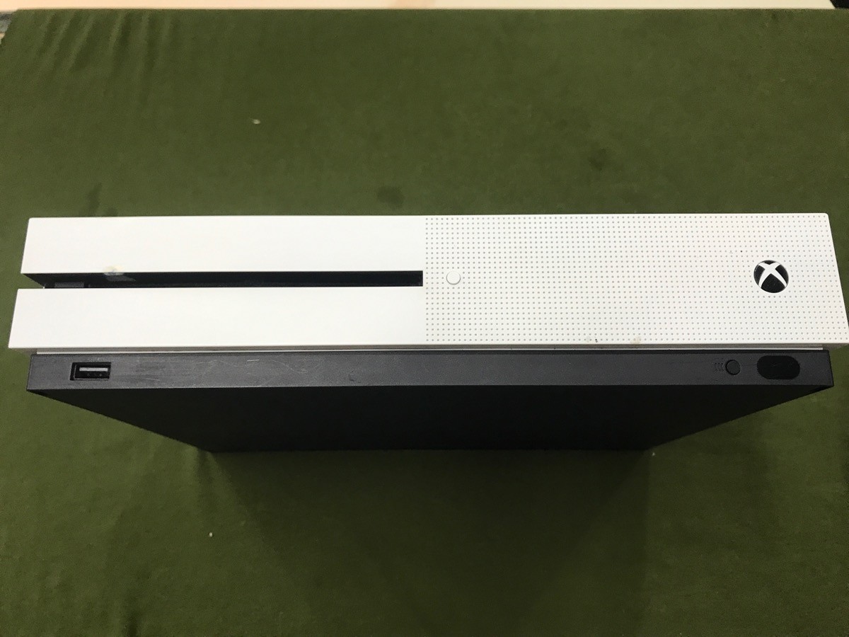 MICROSOFT XBOX ONE S – CONSOLE – 500GB – 1681 (PIT006830)