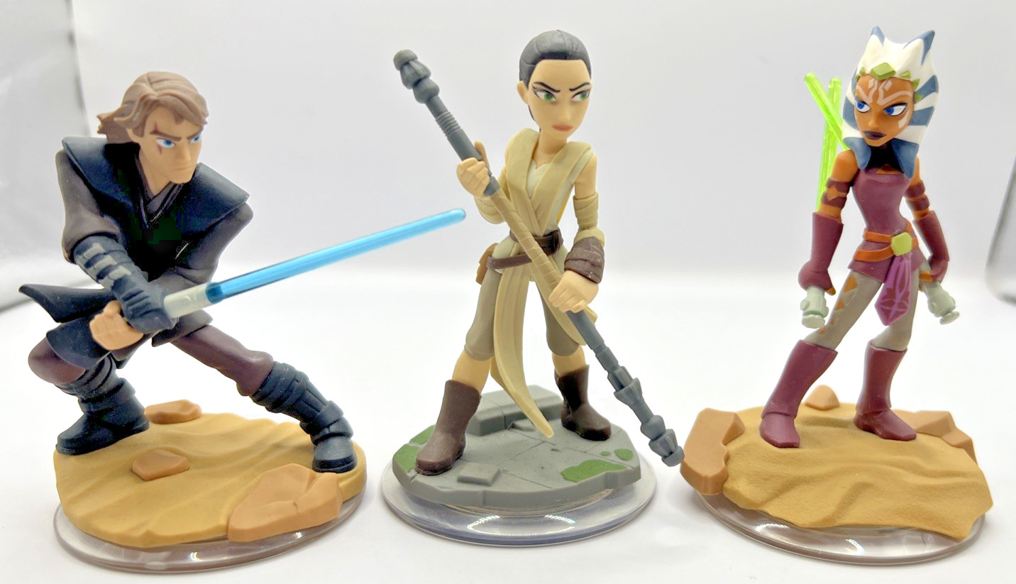 Disney Infinity lot of 50 figs & Pieces Star Wars Aladdin Cars Nemo venom Etc