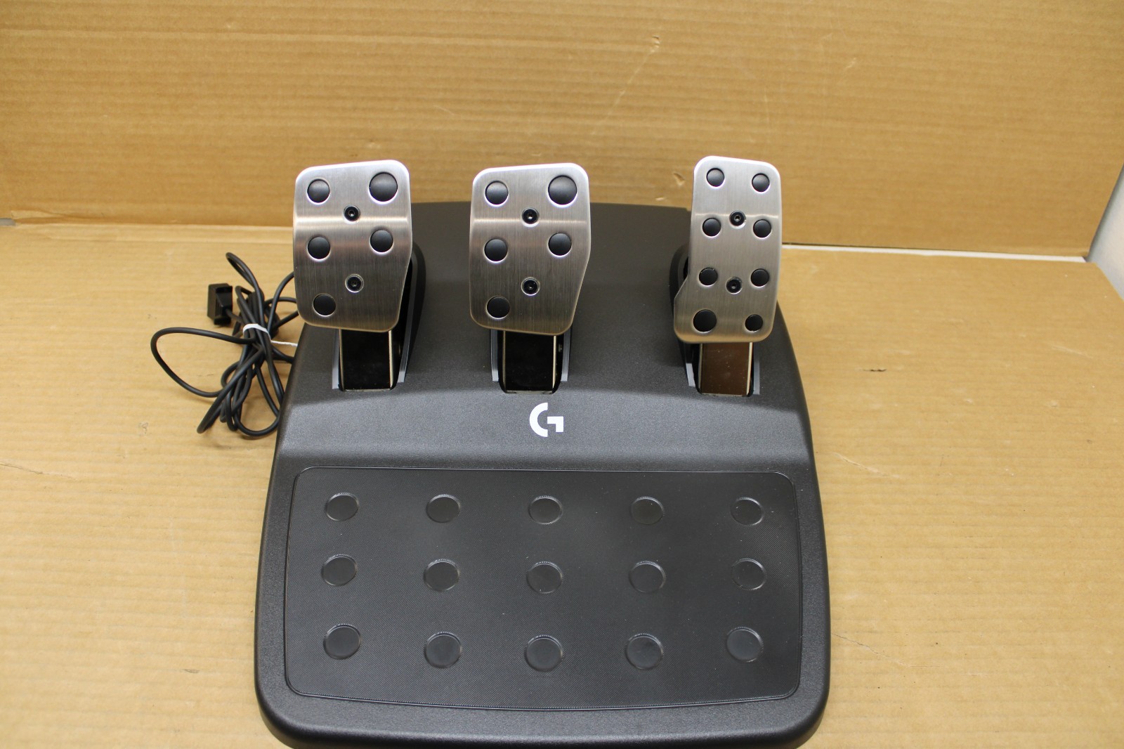 Logitech G923 Racing Wheel and Pedals Set for PC, PS4, PS5