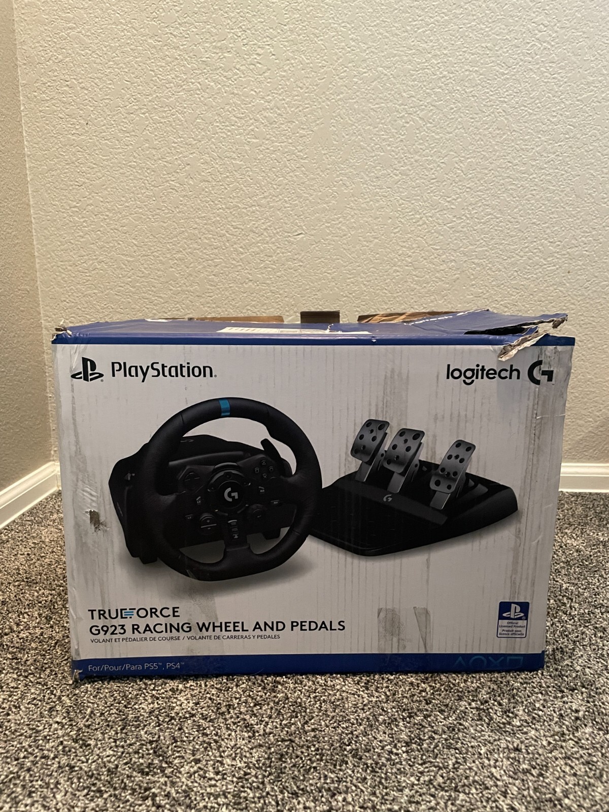 Logitech G923 Racing Wheel and Pedals – Black