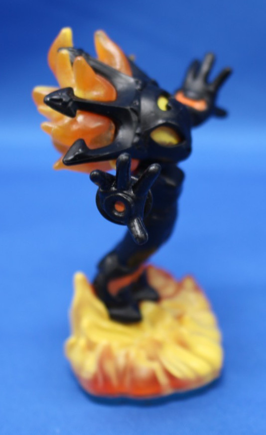 Lot of 2 Skylanders Swap-Force Figures Blast Zone & Smolderdash Light Core