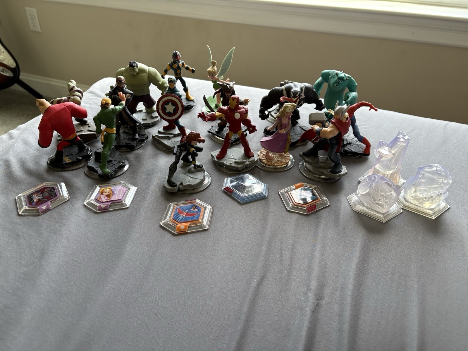 Disney Infinity 2.0 Iron Man Captain America Thor Spider-Man Hulk 8 Lot Figures