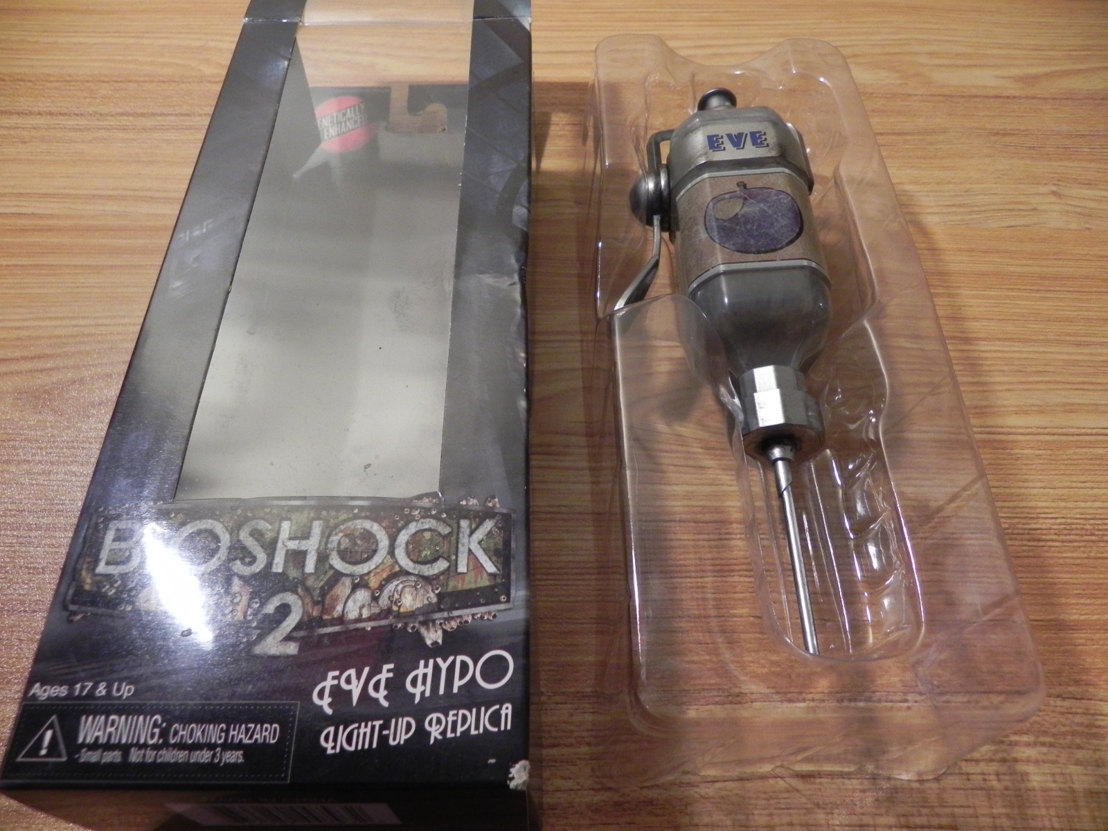 Bioshock Eve Hypo Syringe Replica 1/1 Scale Blue LED – NECA