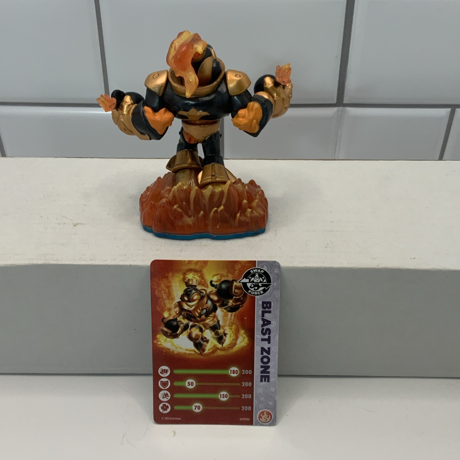 Skylanders Swap Force Blast Zone Fire Element Figure with Trading Card S2138A