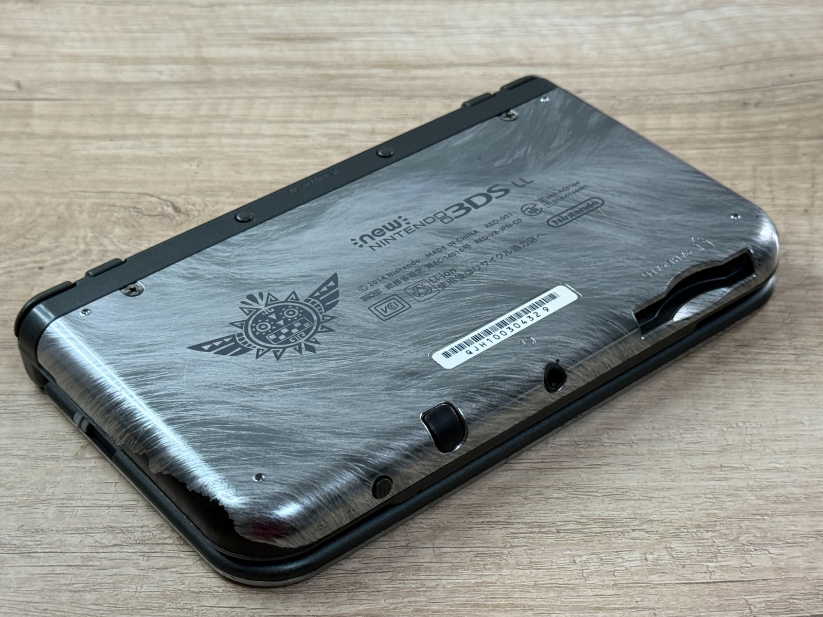 RANK B+ IPS Nintendo New 3DS XL Monster Hunter 4G Console IPS Screen TOP D7021