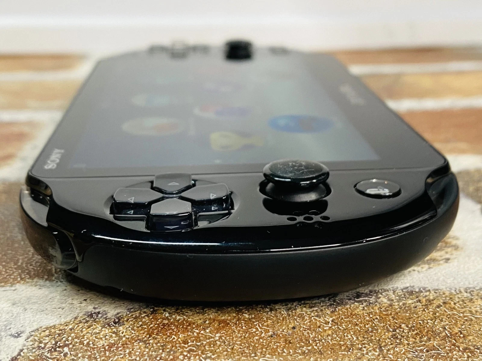 PS Vita Black PCH 2000 SONY PlayStation Japan 8GB Memory Charger No.3D