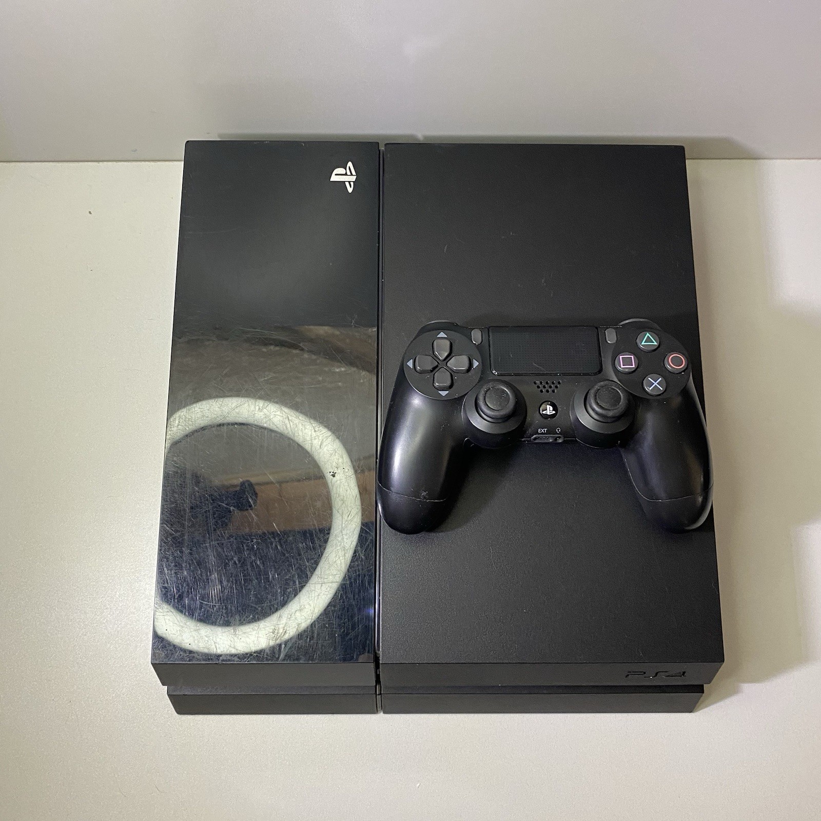 Sony PlayStation 4 500GB Gaming Console – Black (CUH-1001A) W/Controller