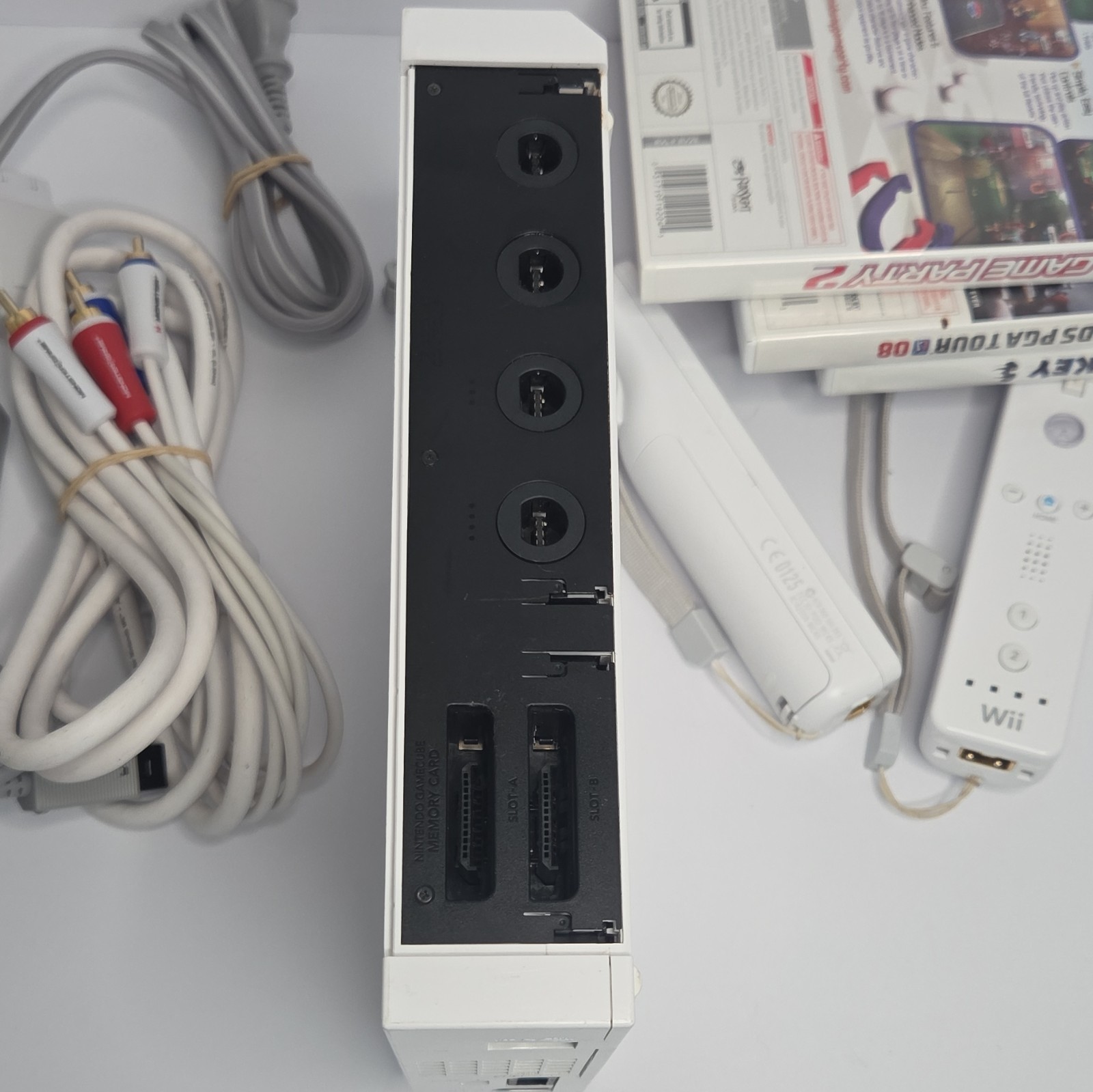 Nintendo Wii Console Bundle w/ 2 Remotes, 2 Nunchuks, Sensor Bar NTSC-U/C