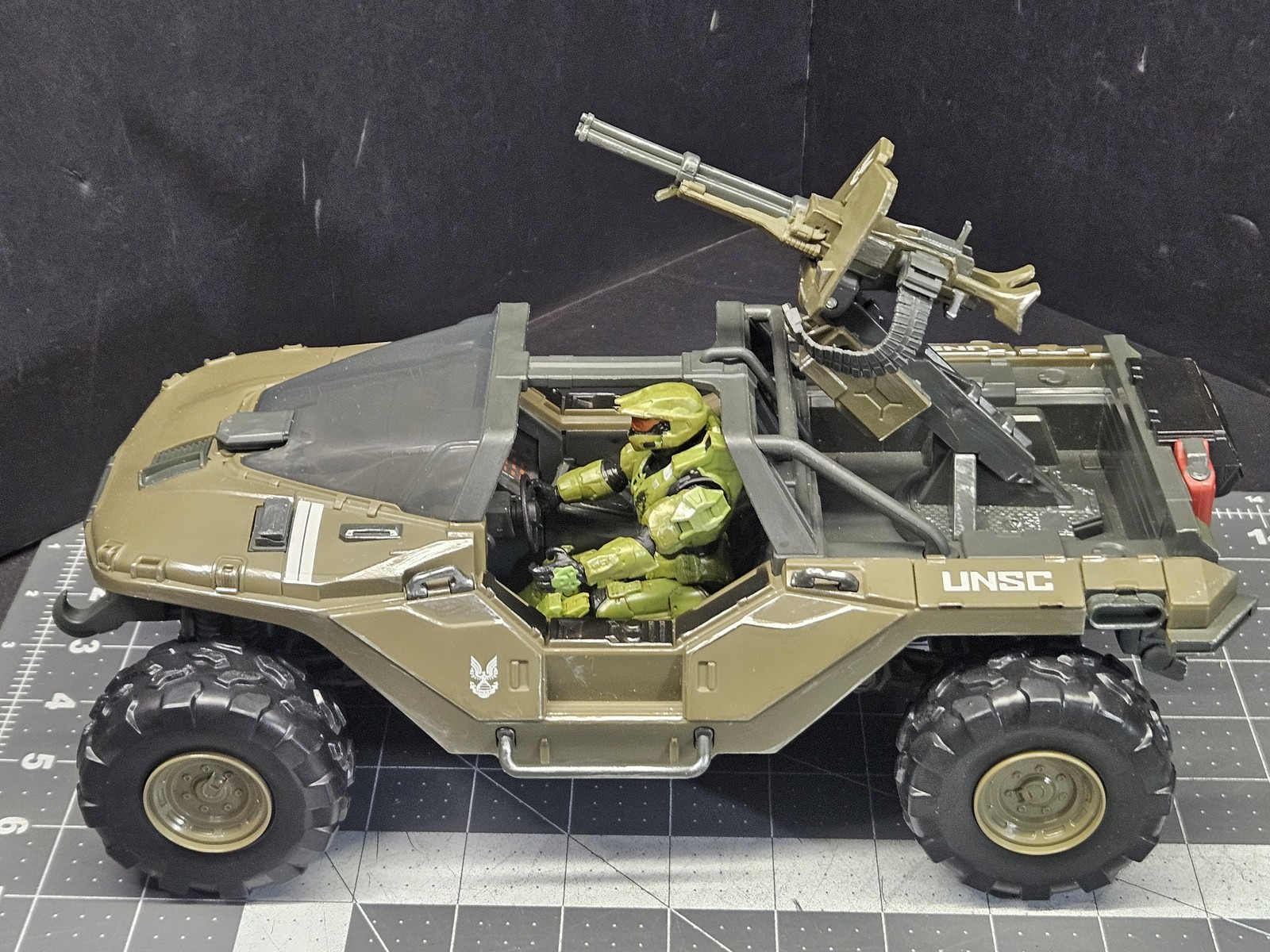 Halo Master Chief Action Figure & Warthog Vehicle Jazwares World of Halo Set