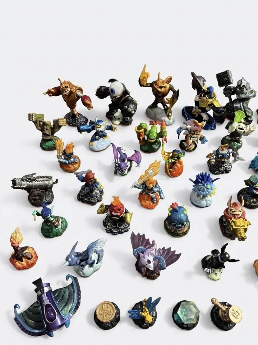 Skylanders Lot of 45 Figures | Skylanders’ Carrying Bag | Stickers & Skystones