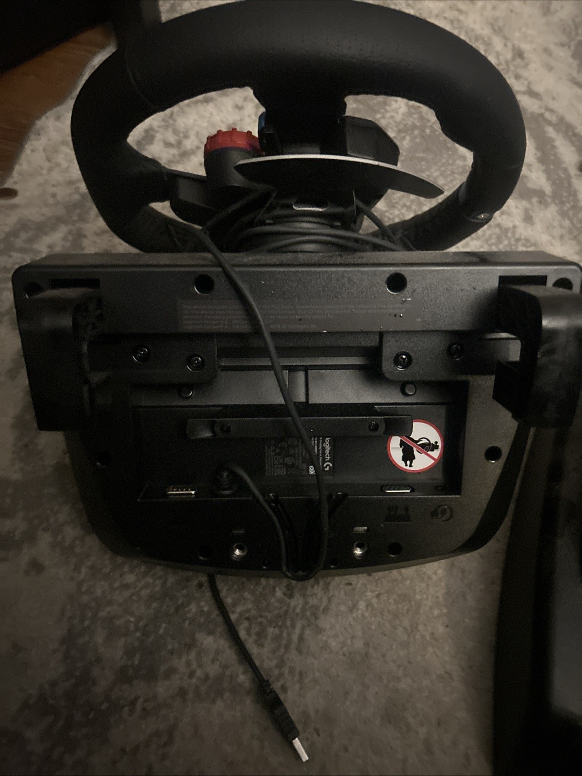 Logitech G29 Driving Force Racing Wheel Great Condition All Cords Barely Used