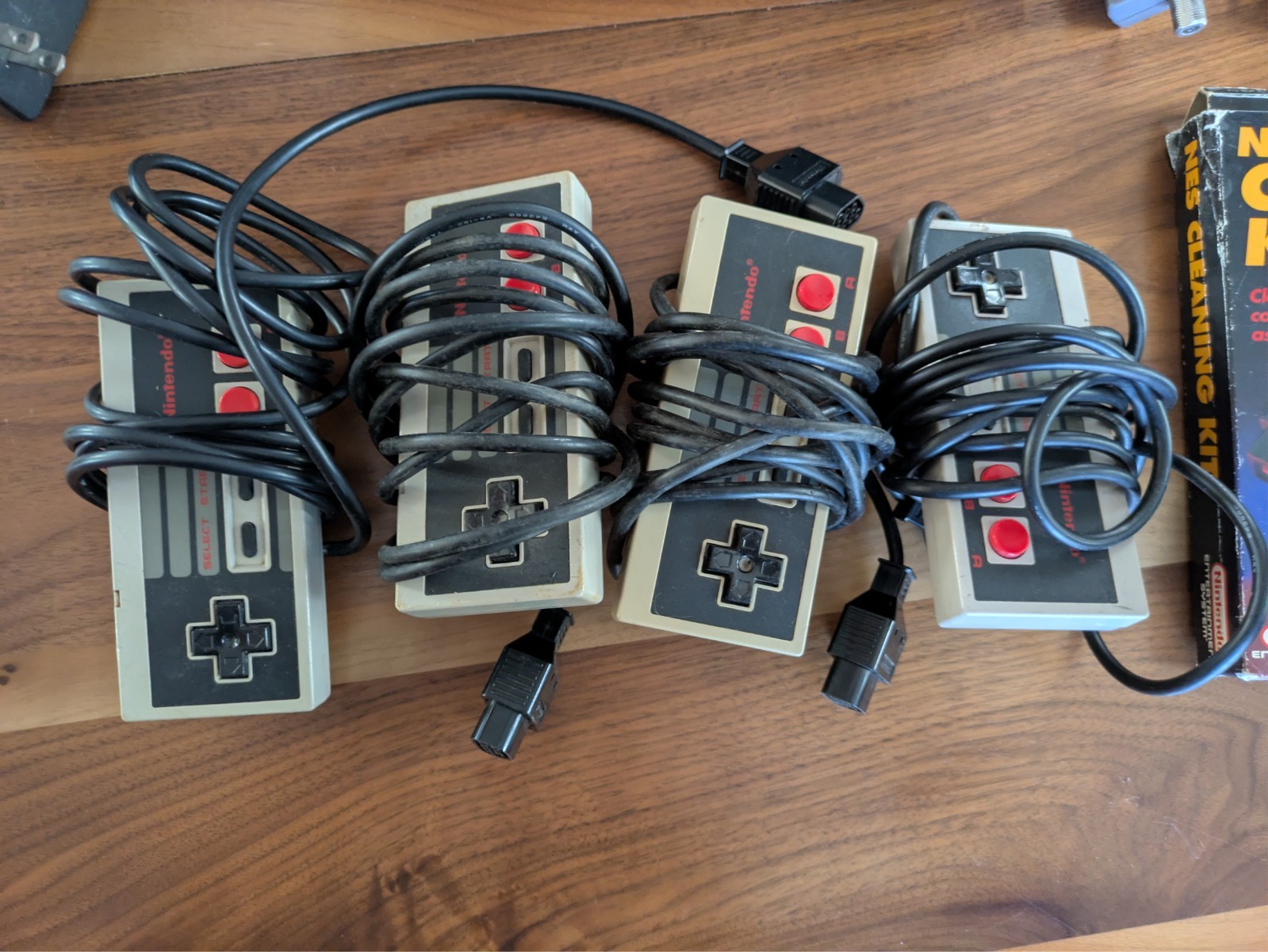 NES 25 games, original Nintendo nes system console, 4 controllers, cables