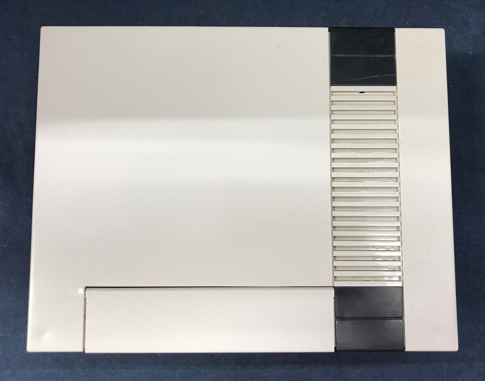 Nintendo NES-001 Classic Edition — Mini Console + 1 Controller