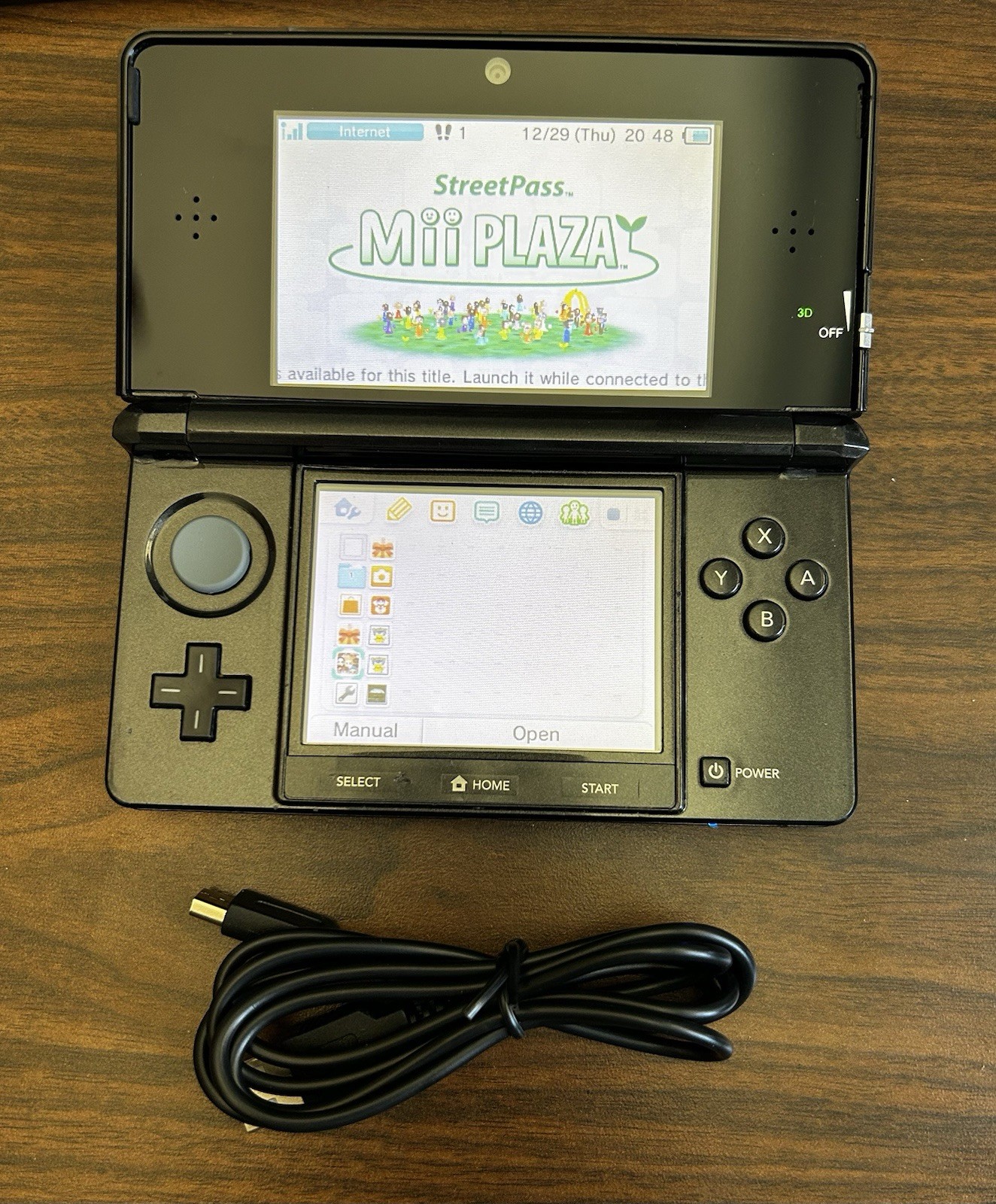 USA VERSION Nintendo 3DS Handheld System tested/working- black (C)