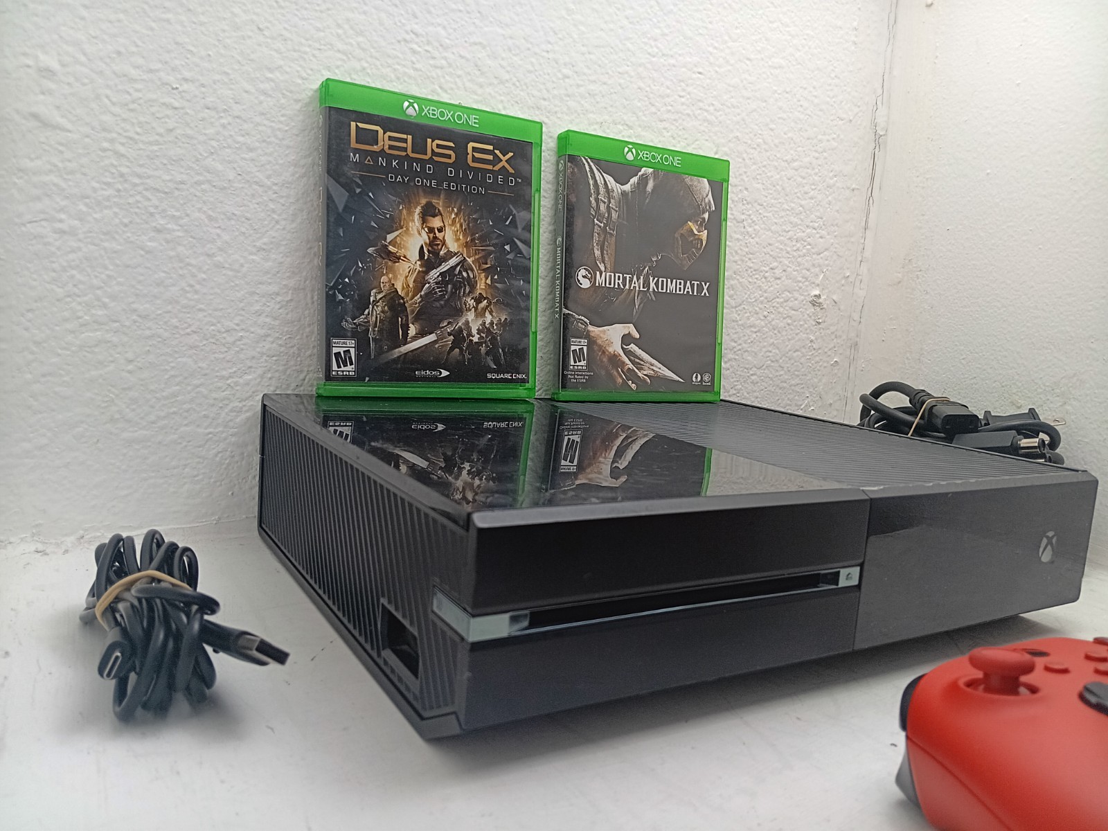 Microsoft Xbox One 500GB Console Bundle w/ controller & games – Tested