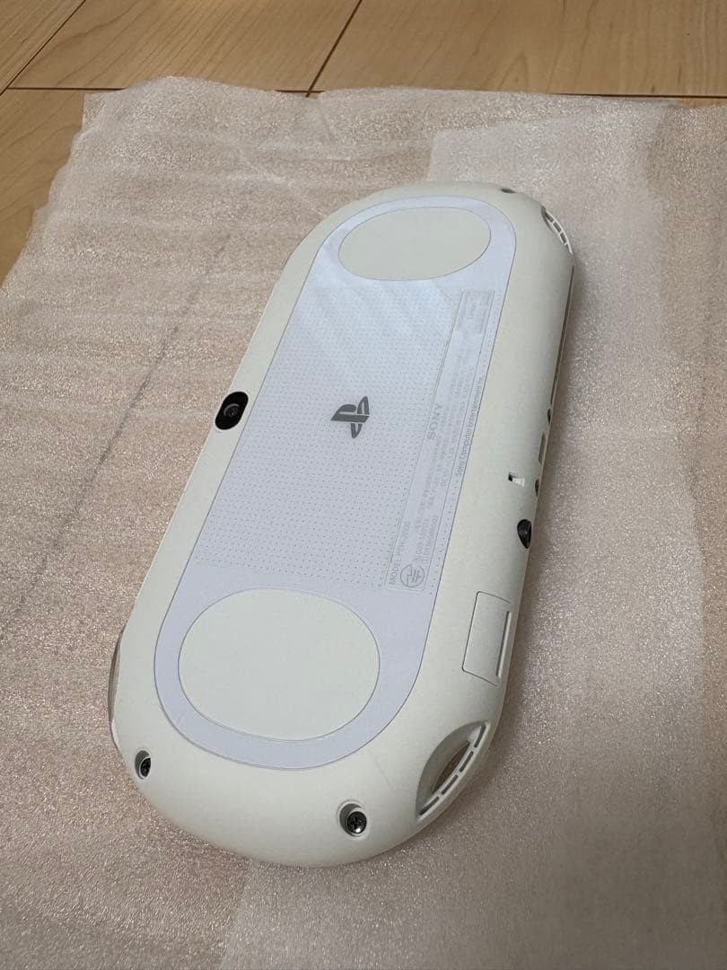 Excellent SONY PS Vita PCH-2000 Console White Boxed
