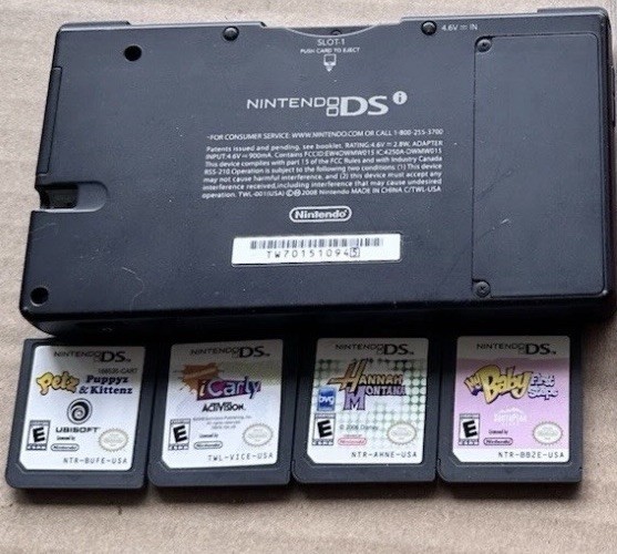 Nintendo DSi Black Bundle TWL-001 – 4 Games, Charger, 1GB SD Card – Tested