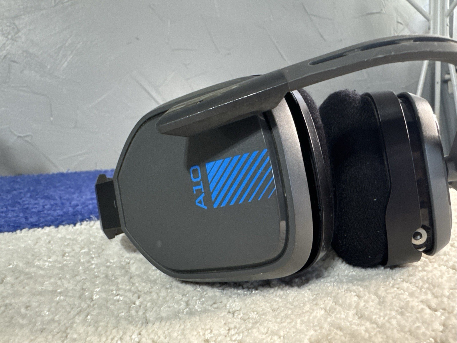 Astro A10 Stereo Gaming Headset – Blue/black No 3.5 Chord. Working!