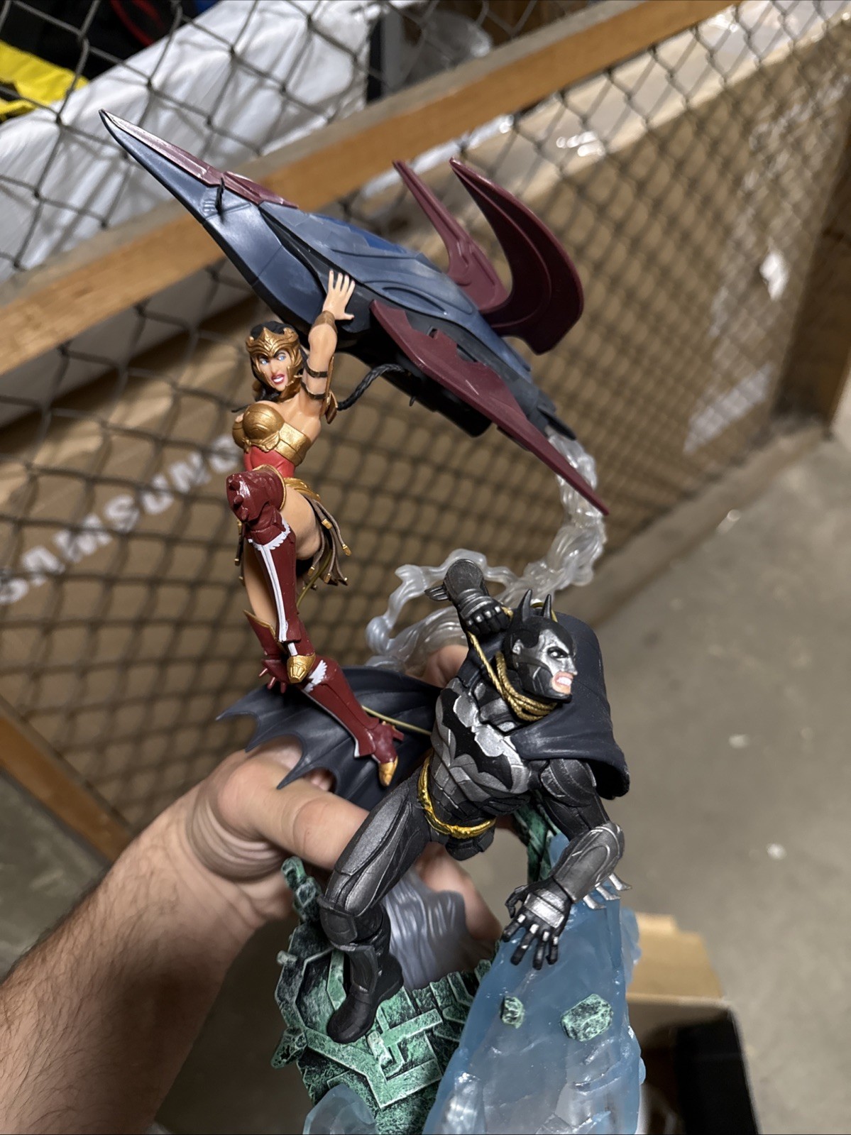 Injustice: Gods Among Us Collector’s Edition PS3 2013 Batman Wonder Woman Statue