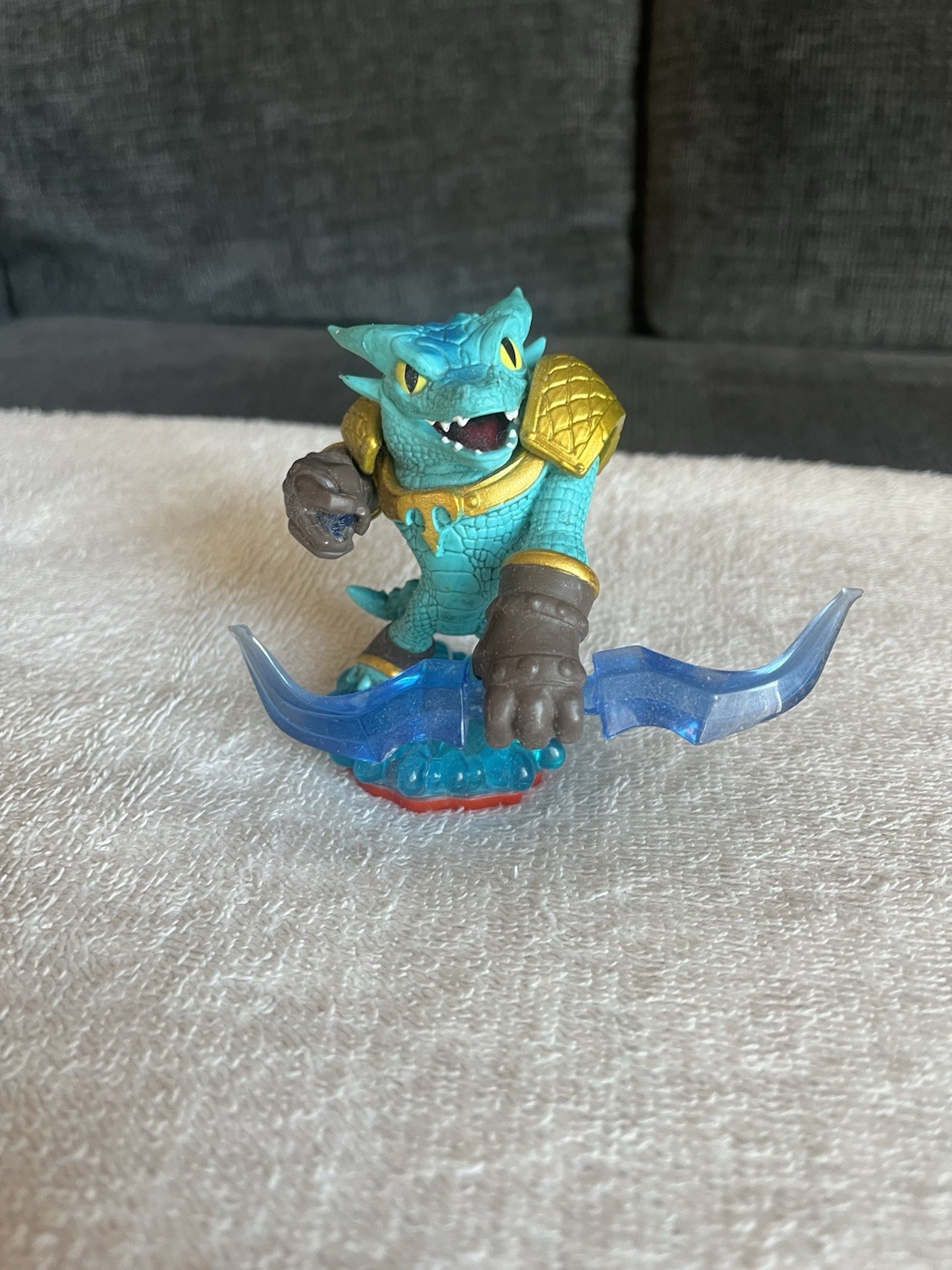Skylanders Activision Lot Of 9 Skylanders Action Figures & Bowser & Dive Bomber