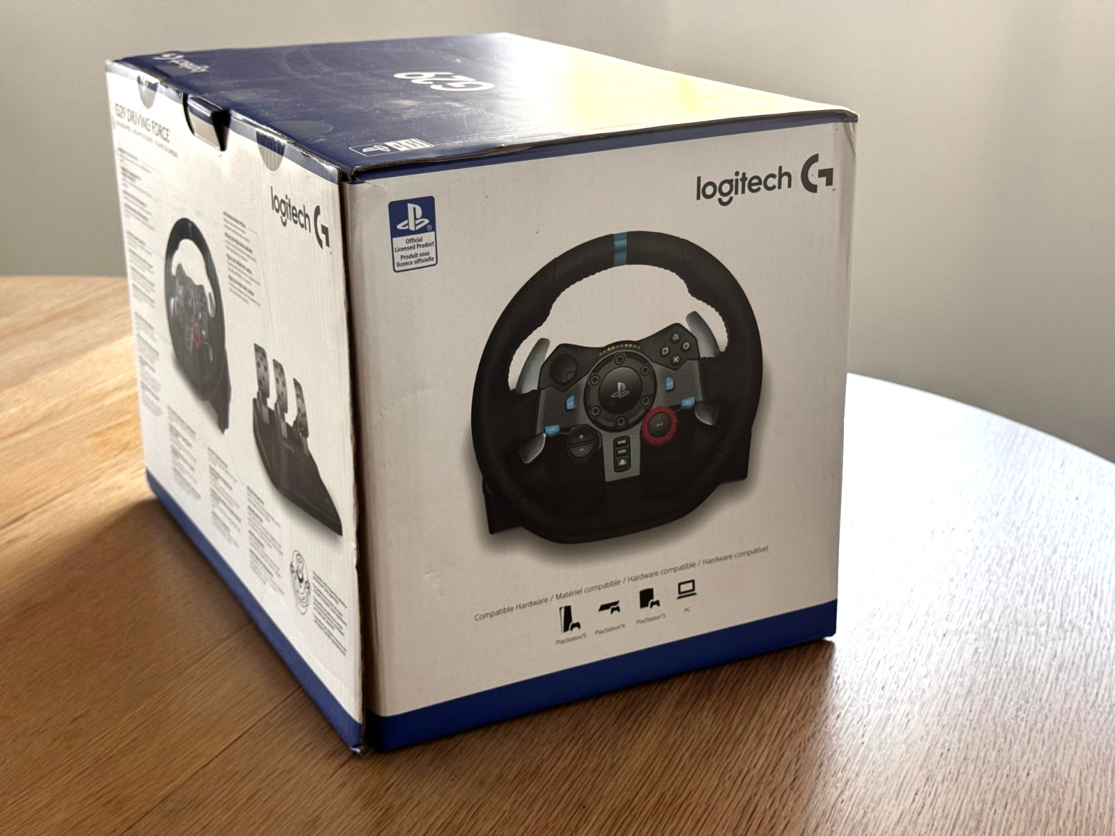 NEW – Logitech G29 Driving Force Racing Wheel & Pedals PS5 PS4 PS3 SEALED