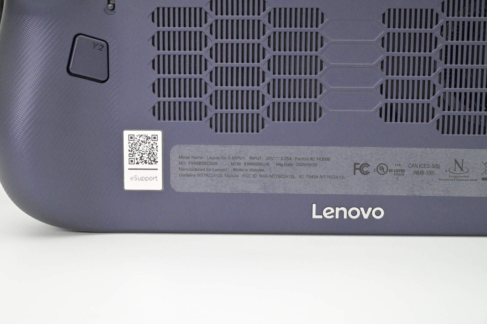 Lenovo Legion Go S Z1 Extreme 32GB RAM 1TB SSD Nebula Violet – Case (Windows OS)
