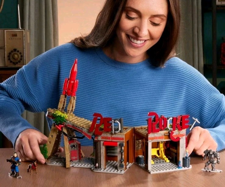 Fallout Red Rocket Truck Stop MEGA Bloks 824 Pieces NEW/SEALED Collectors Set