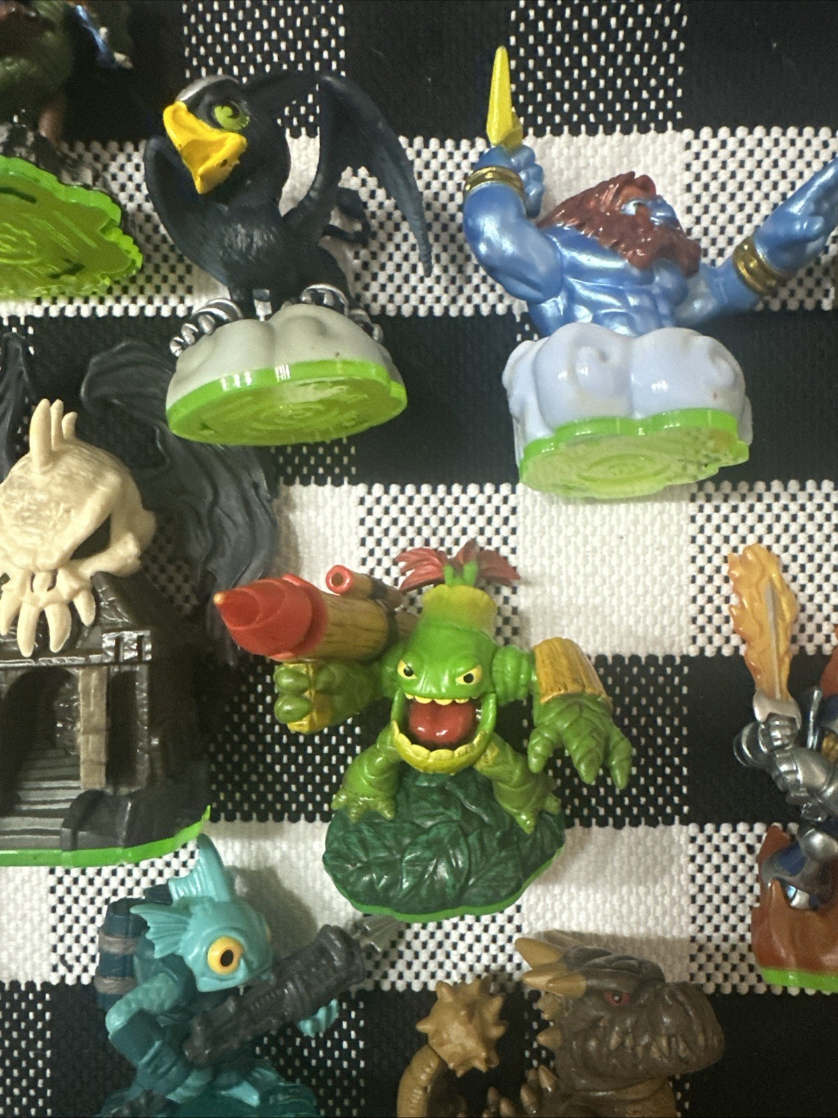 MASSIVE Skylander Lot with Cards Great Condition