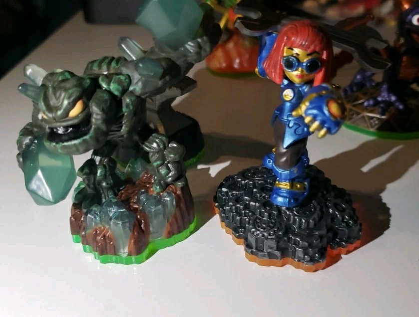 Skylanders And Skylanders Giants Mixed Lot Sprocket,spyro,flames lingerie,