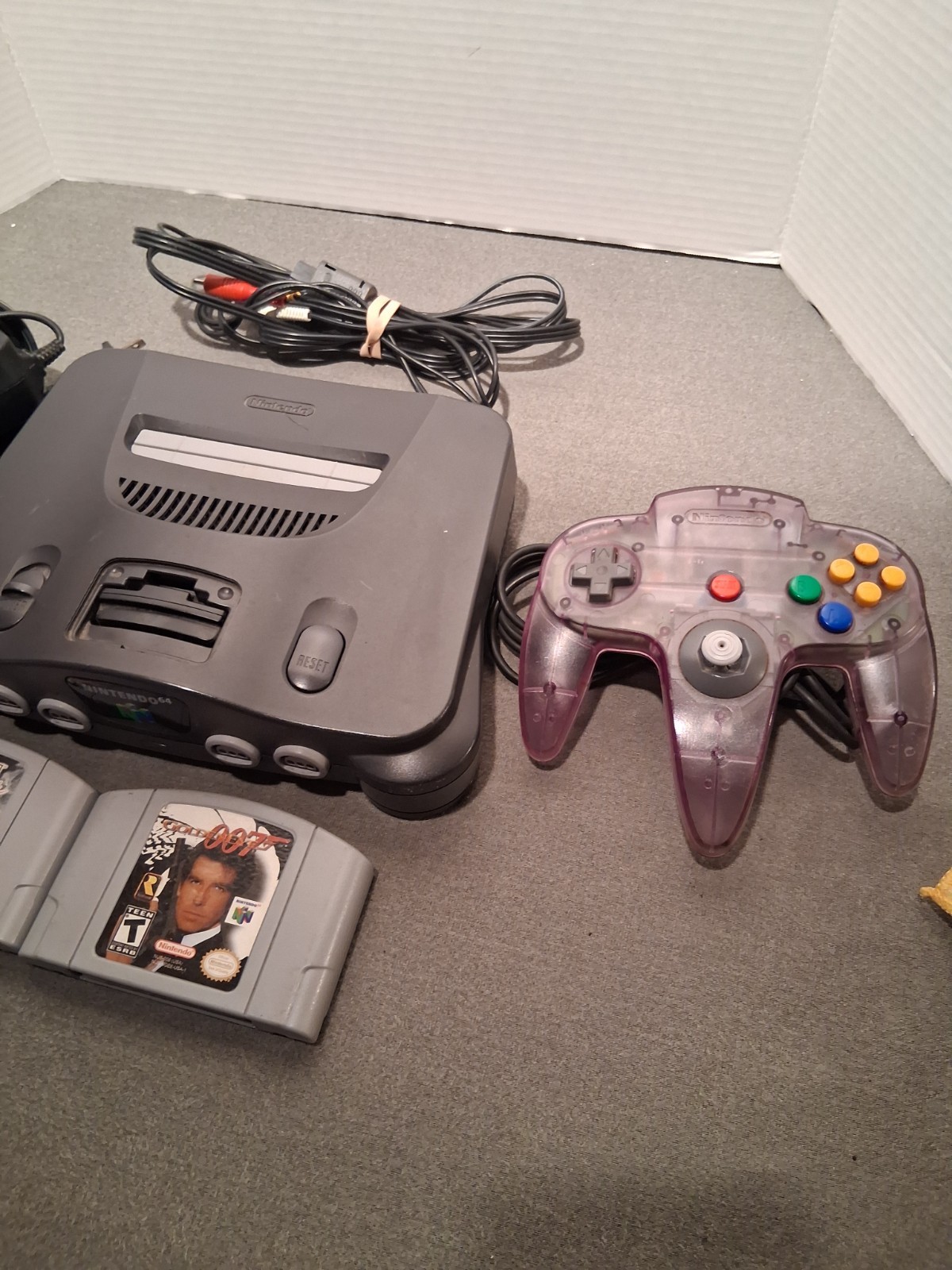 Nintendo 64 Gray Console Bundle 2 Controllers Power/AV + 007 & WCW nWo Revenge